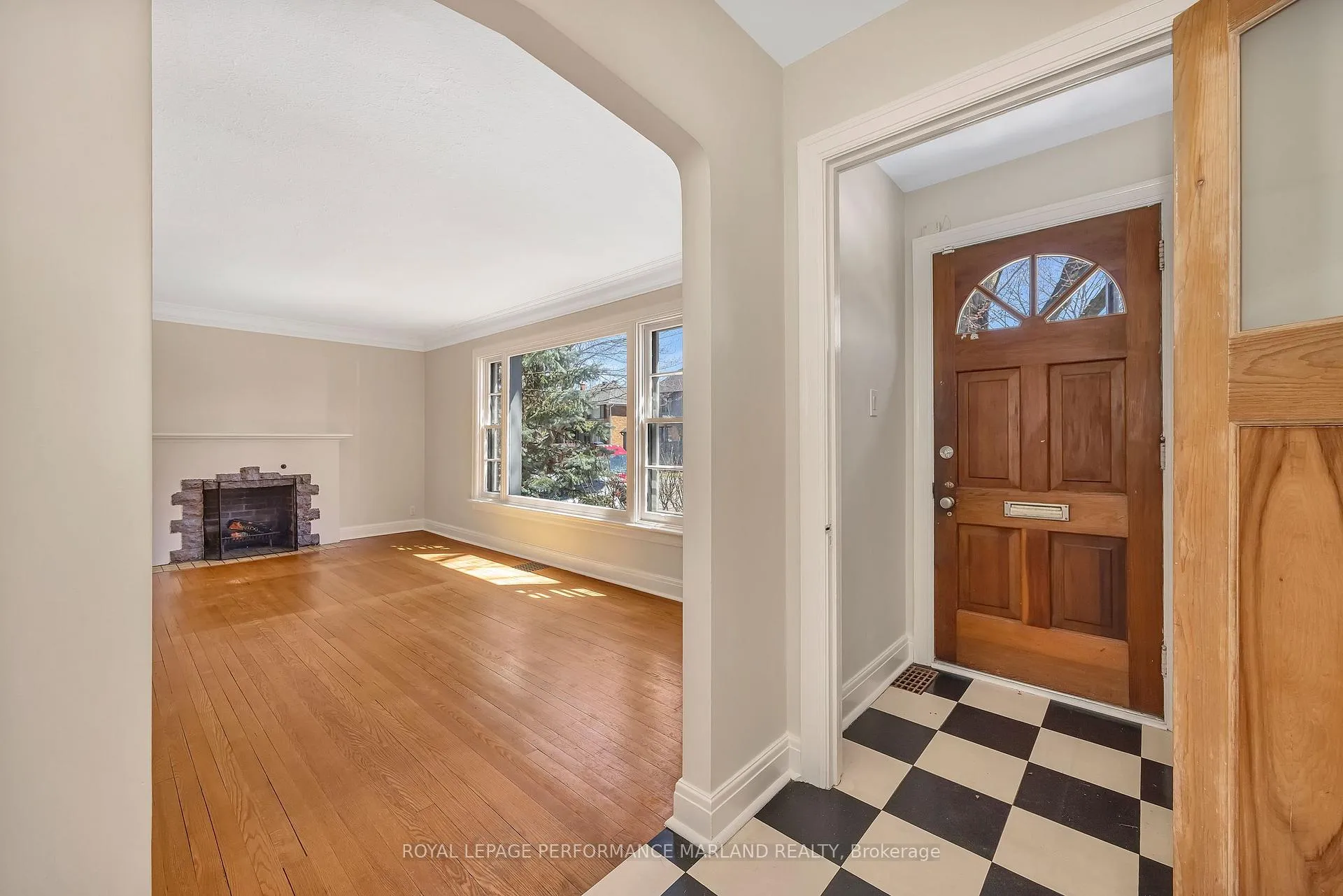 Photo 2 of 65 Southern Drive, Ottawa, Old Ottawa South/Rideau Gardens — HOMEH