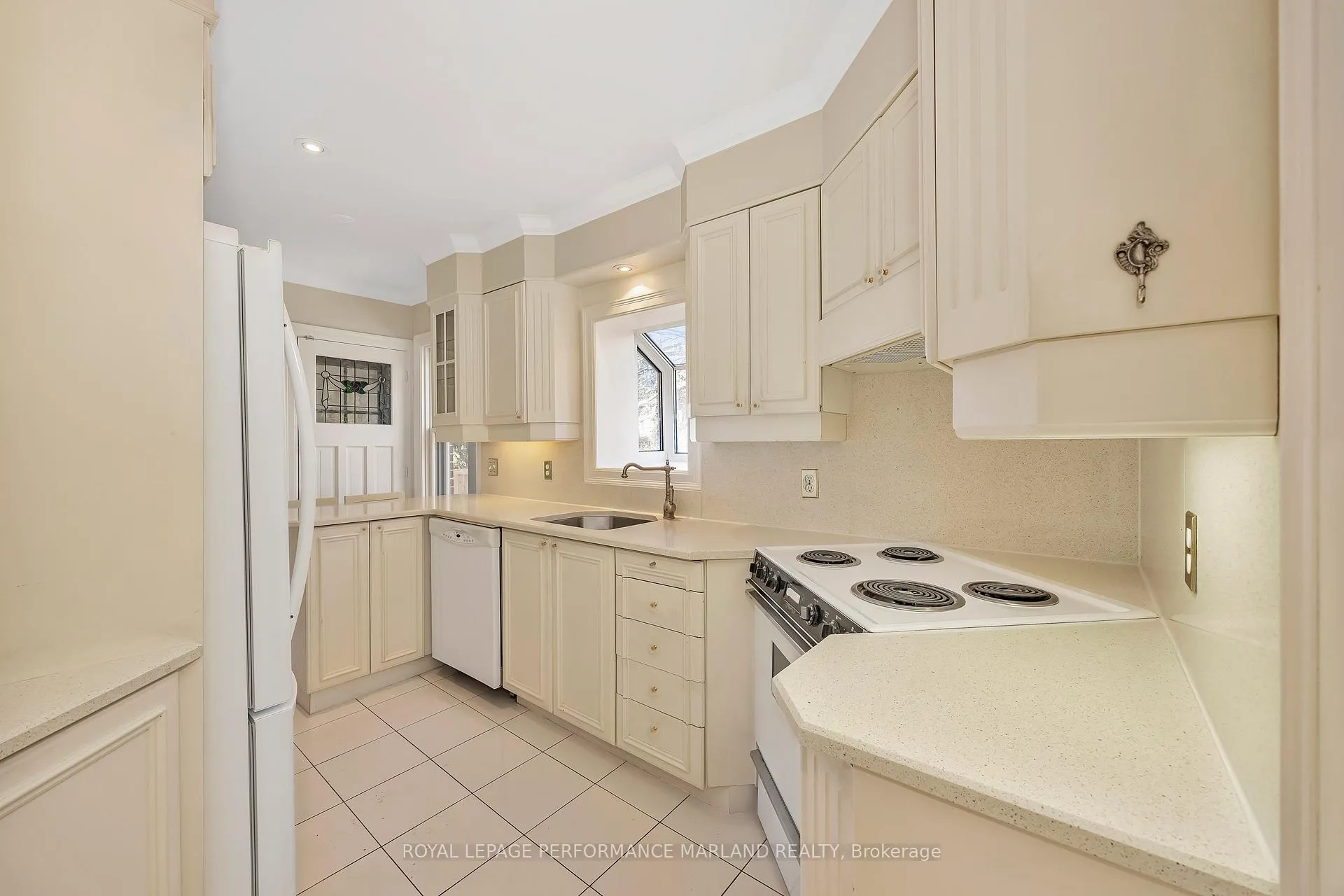 Photo 7 of 65 Southern Drive, Ottawa, Old Ottawa South/Rideau Gardens — HOMEH