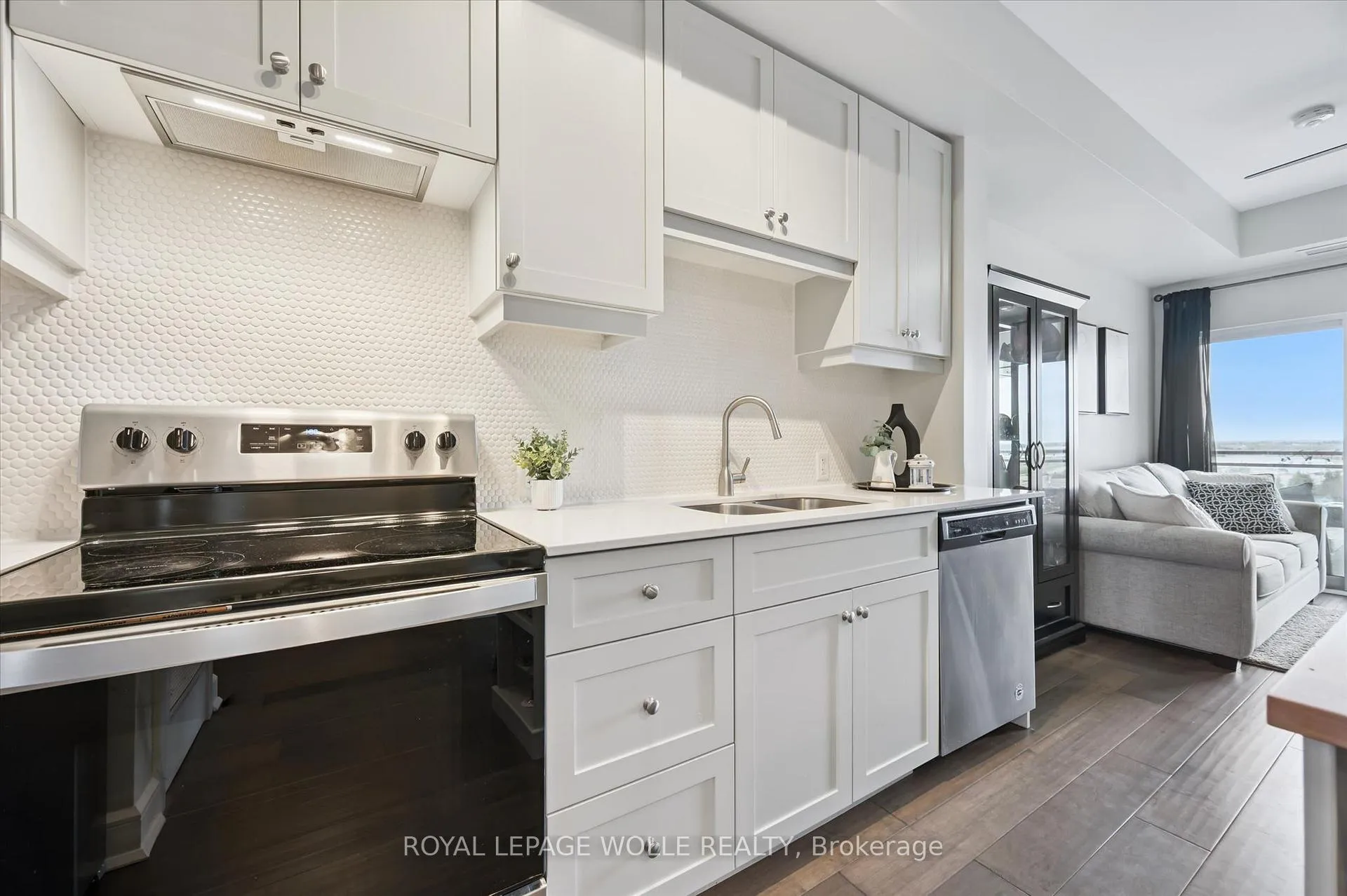 Photo 9 of 610 - 255 Northfield Drive, Waterloo — HOMEH