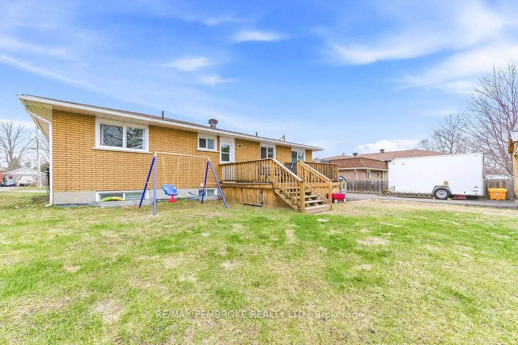 Photo 35 of 34 John Street, Petawawa — HOMEH