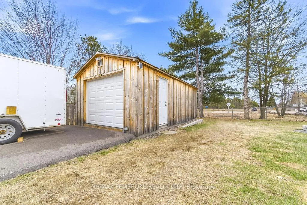 Photo 37 of 34 John Street, Petawawa — HOMEH