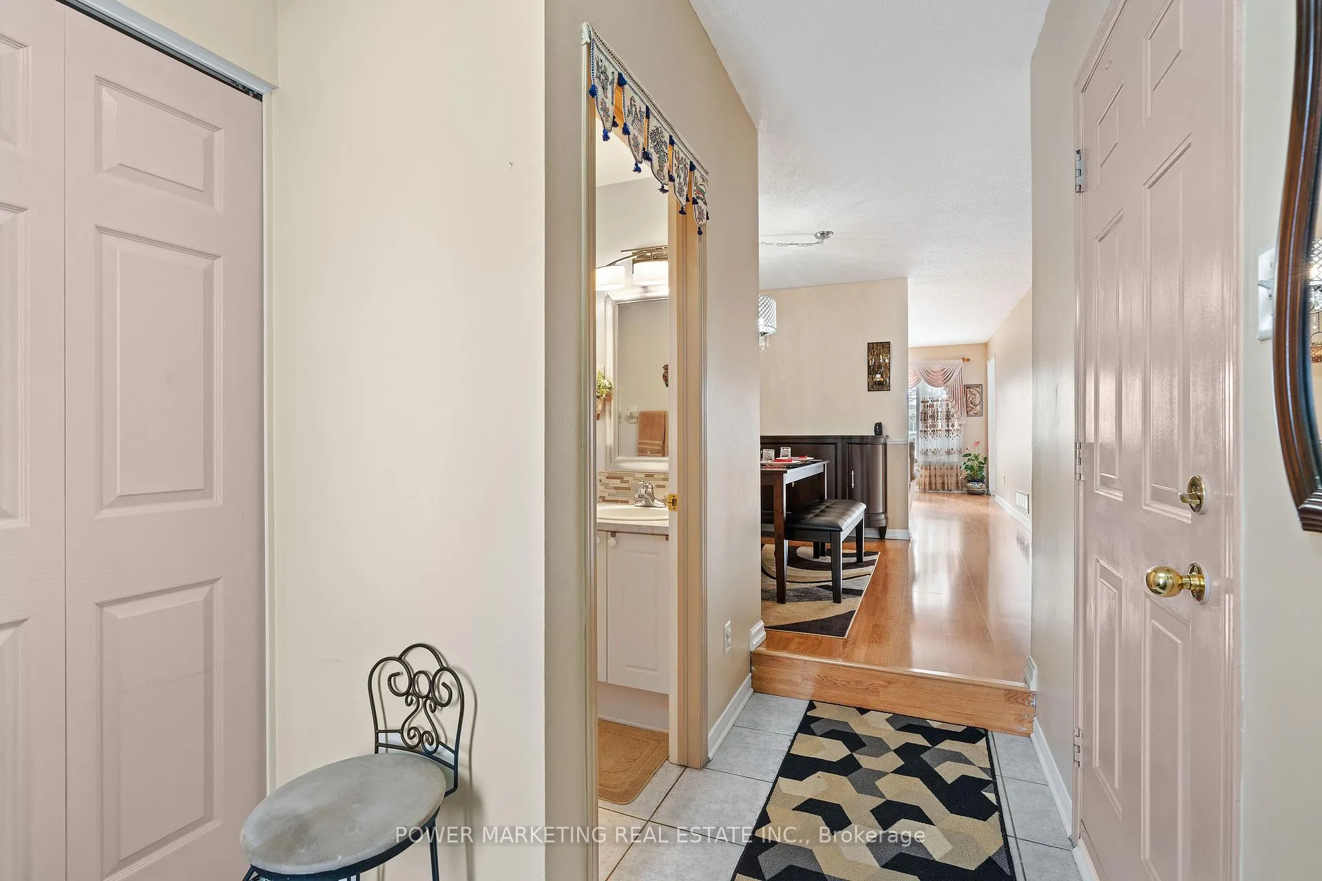 Photo 5 of 1096 Ballantyne Drive, Ottawa, Fallingbrook/Gardenway South — HOMEH
