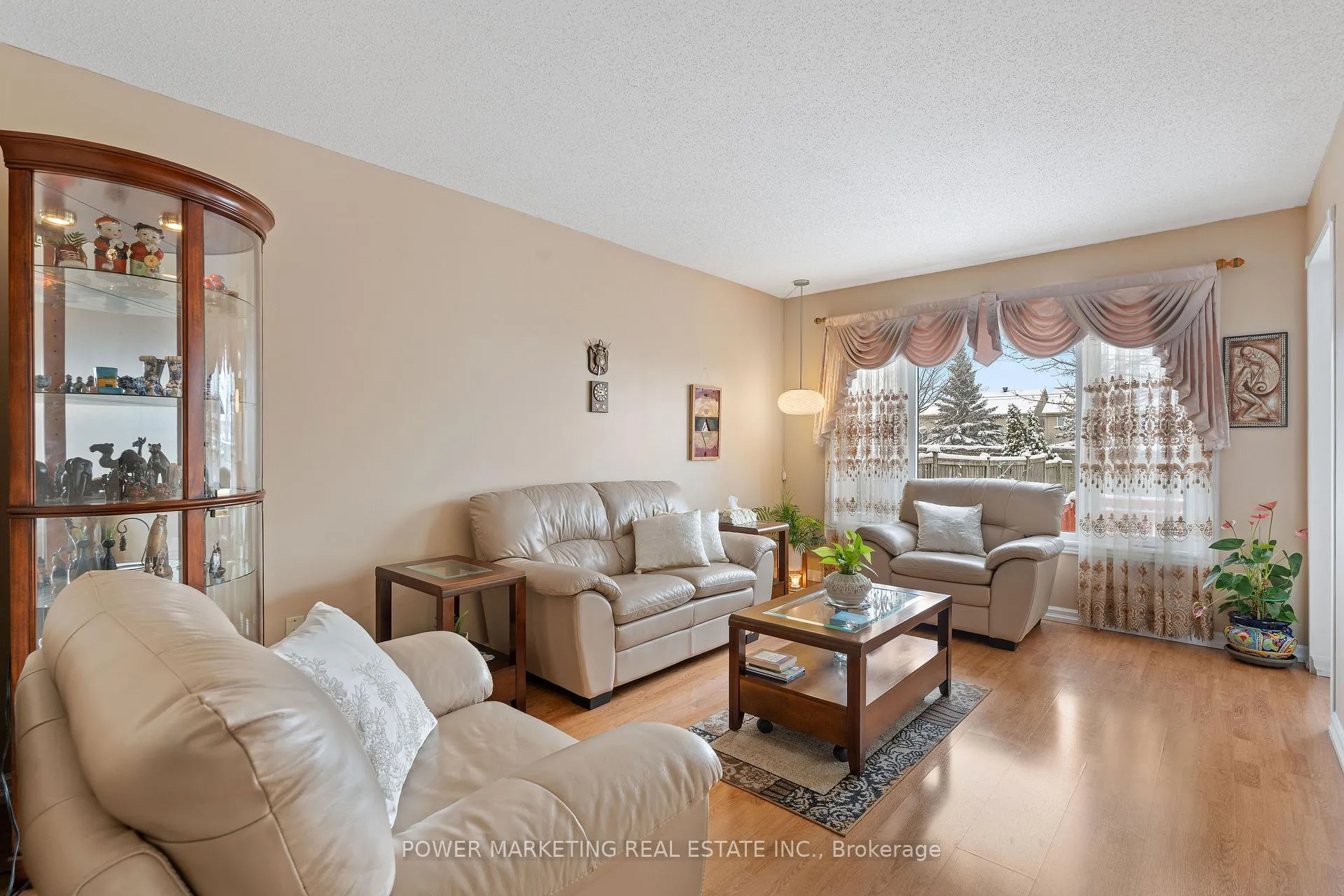 Photo 10 of 1096 Ballantyne Drive, Ottawa, Fallingbrook/Gardenway South — HOMEH
