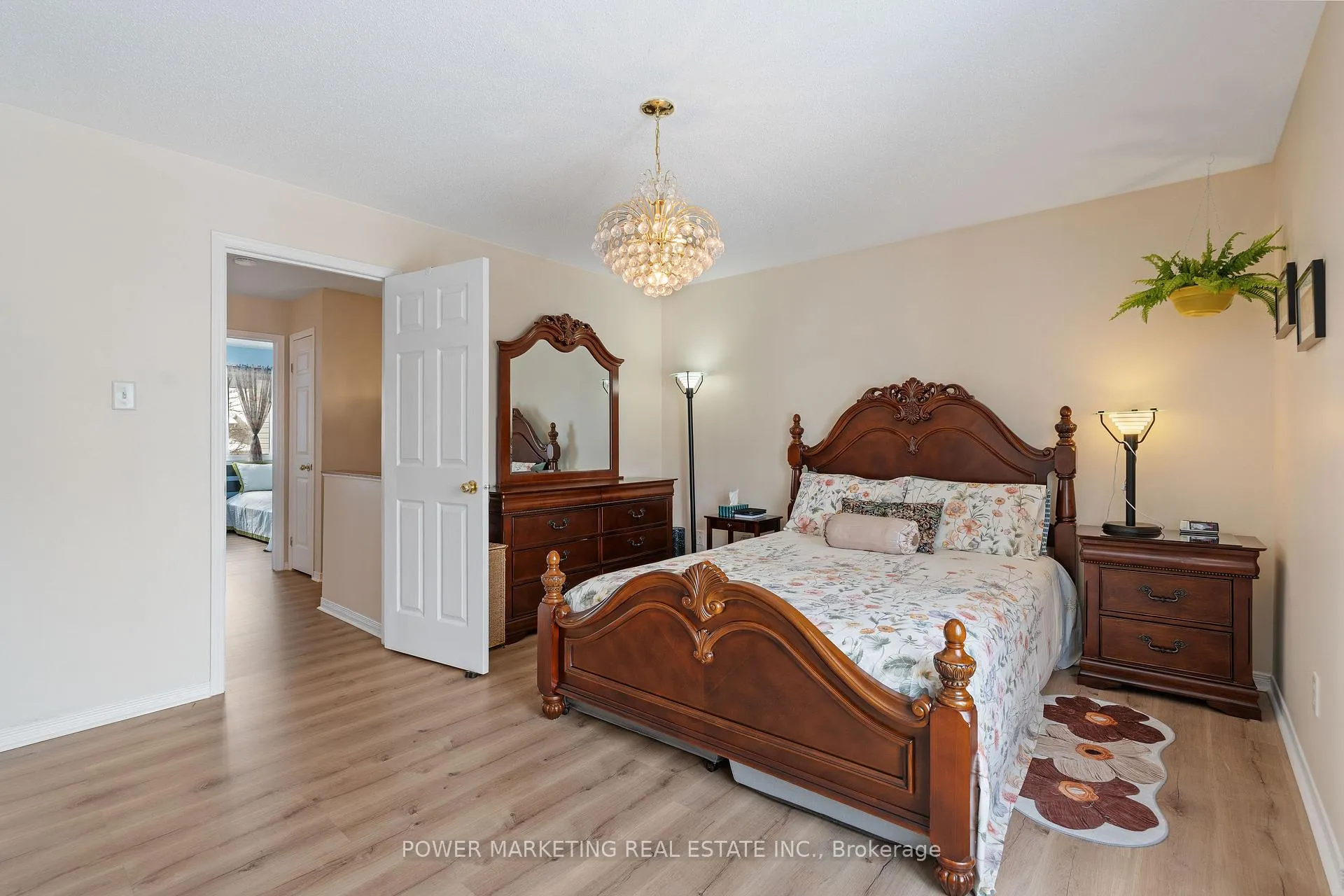 Photo 18 of 1096 Ballantyne Drive, Ottawa, Fallingbrook/Gardenway South — HOMEH