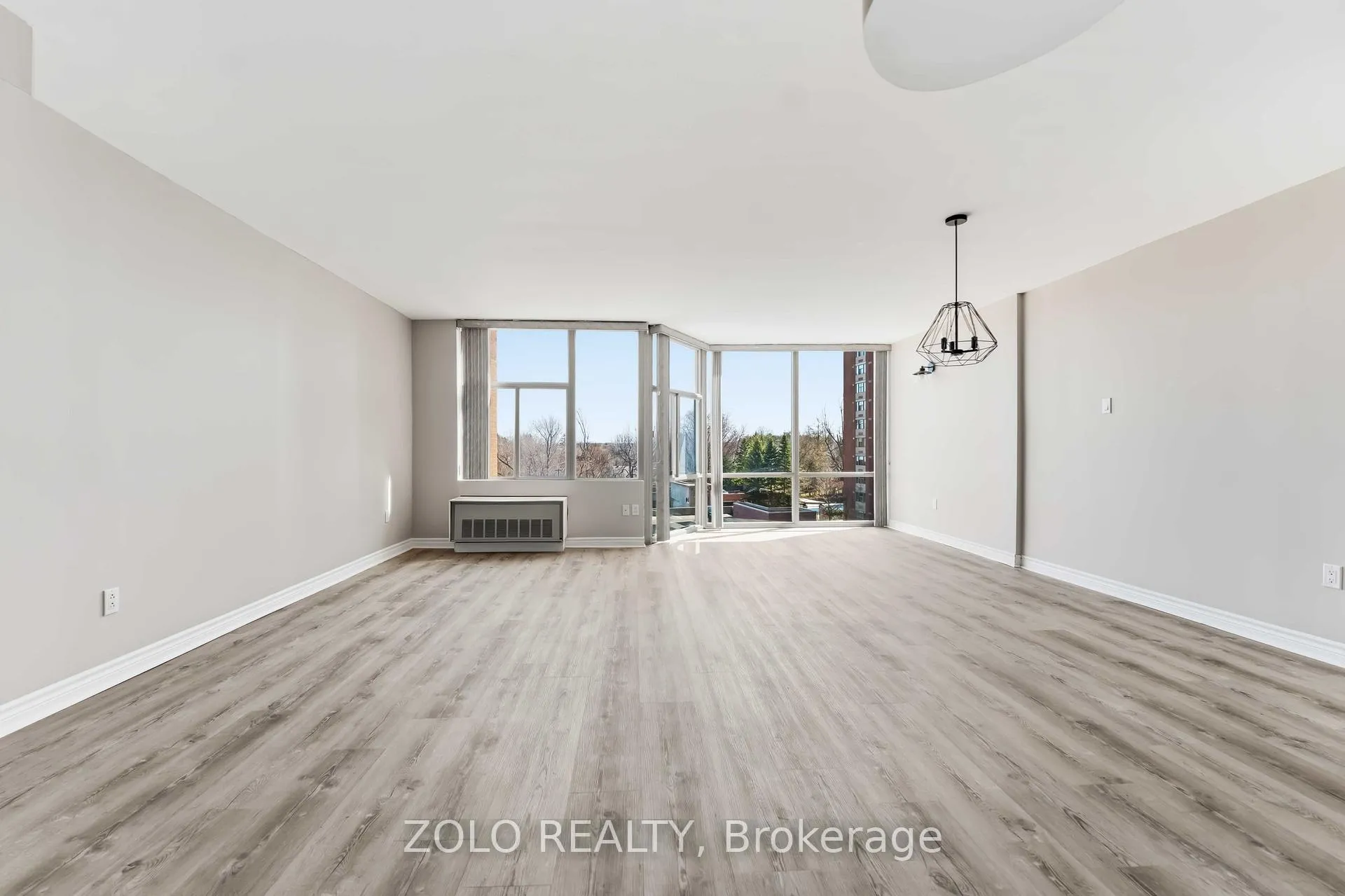 Photo 11 of Unit 501, 2759 Carousel Crescent, Ottawa, Emerald Woods/Sawmill Creek — HOMEH