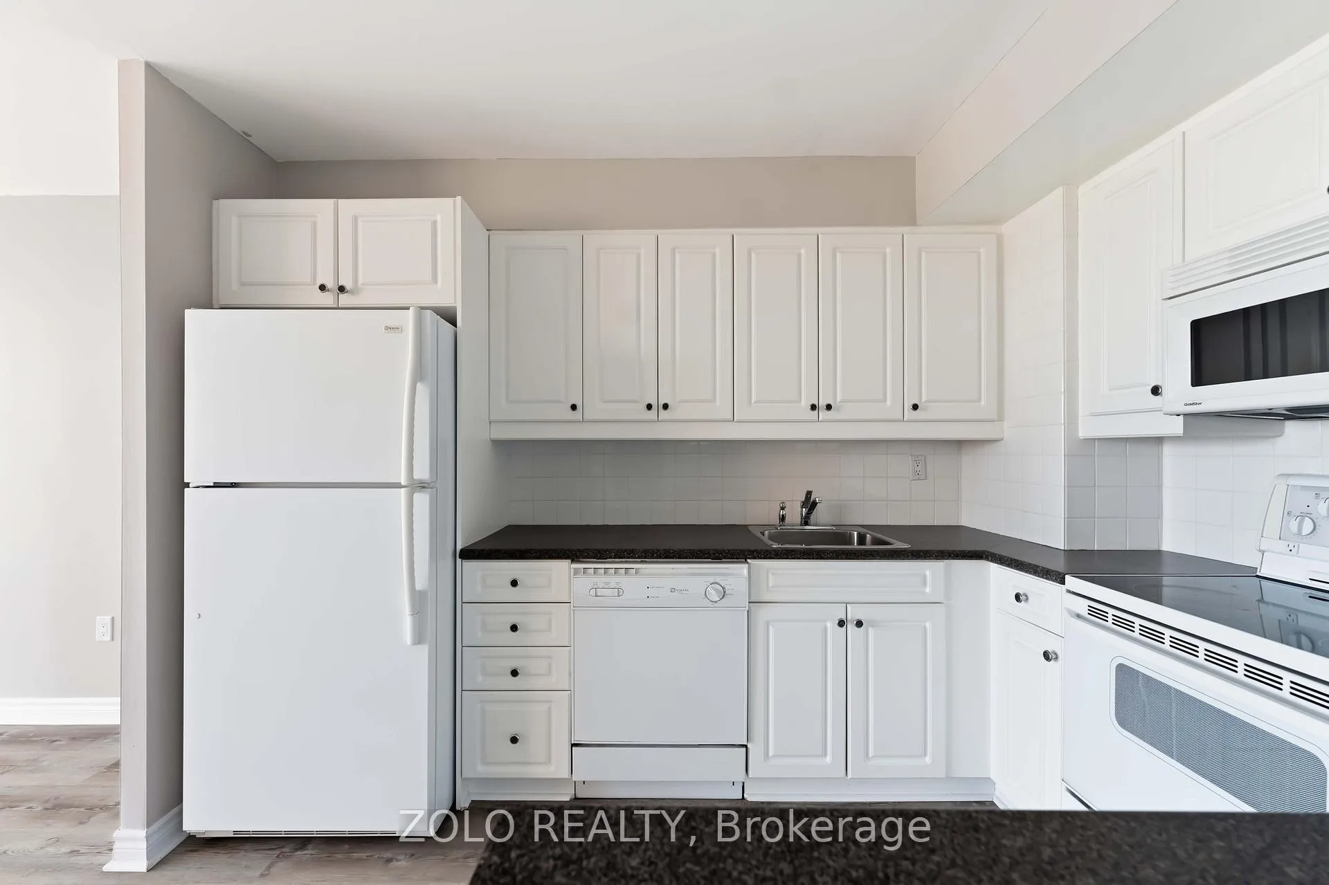 Photo 13 of Unit 501, 2759 Carousel Crescent, Ottawa, Emerald Woods/Sawmill Creek — HOMEH
