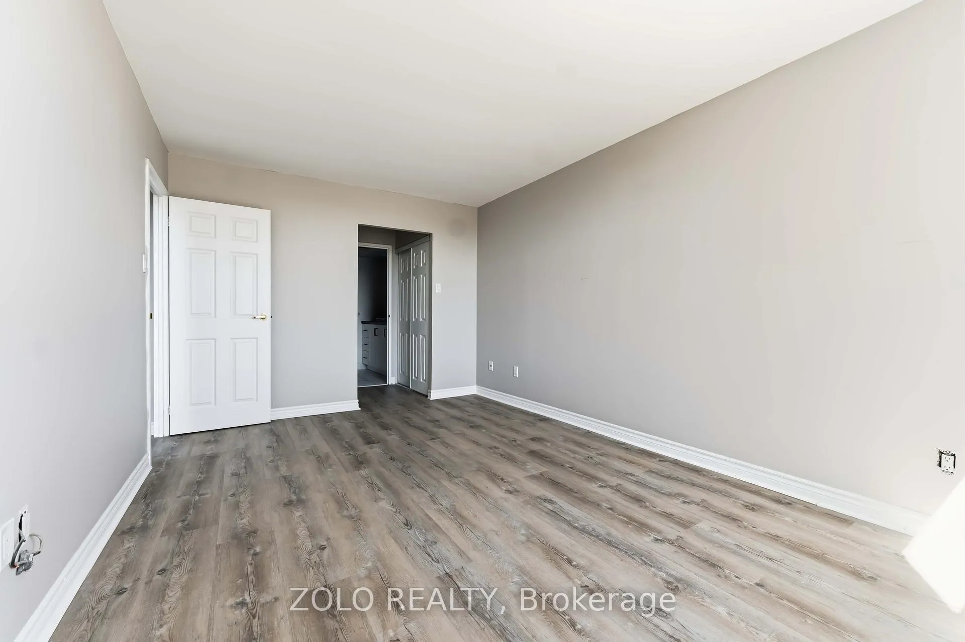 Photo 16 of Unit 501, 2759 Carousel Crescent, Ottawa, Emerald Woods/Sawmill Creek — HOMEH