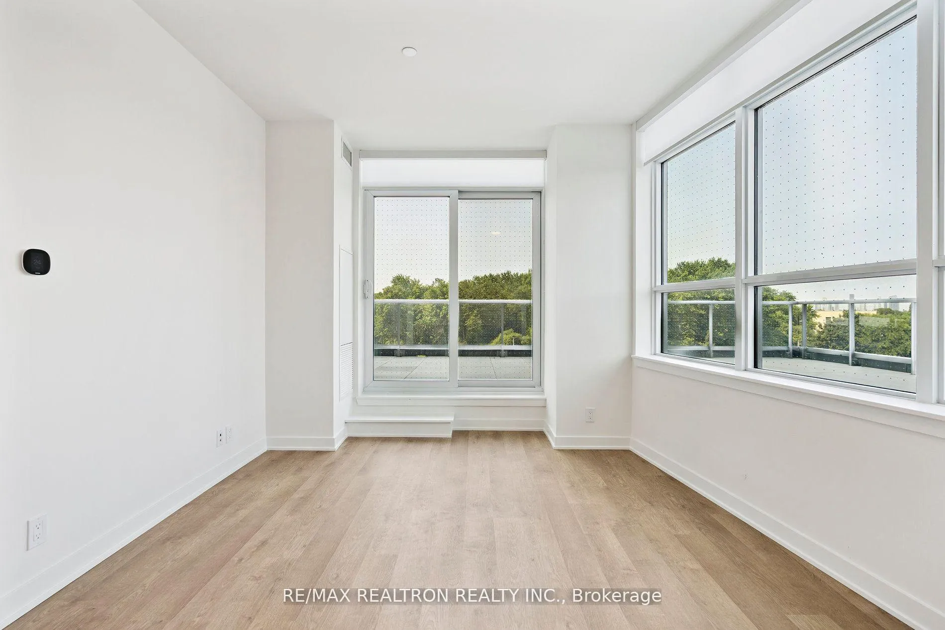 Photo 19 of Unit 211A, 30 Upper Mall Way, Vaughan, Brownridge — HOMEH