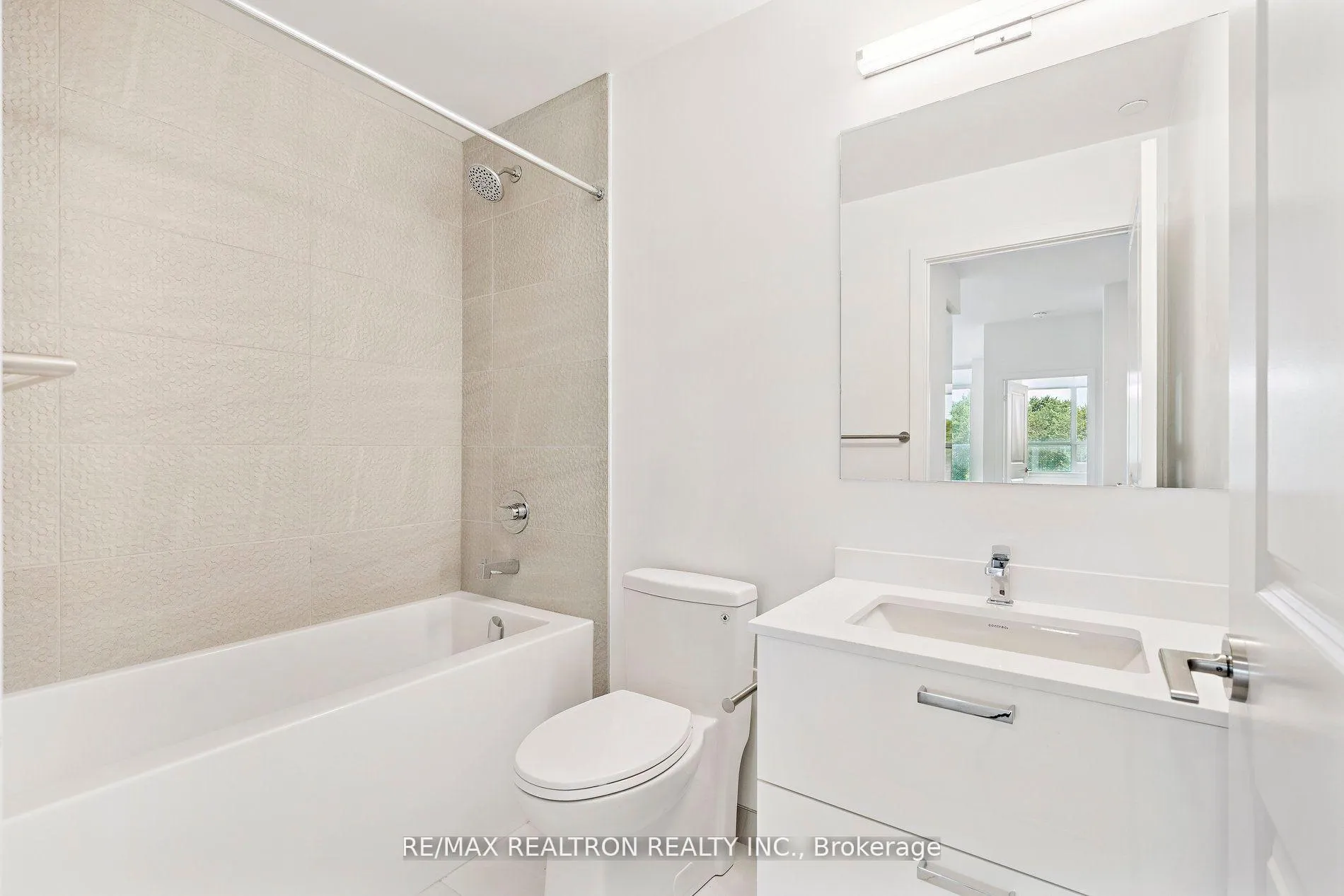 Photo 24 of Unit 211A, 30 Upper Mall Way, Vaughan, Brownridge — HOMEH