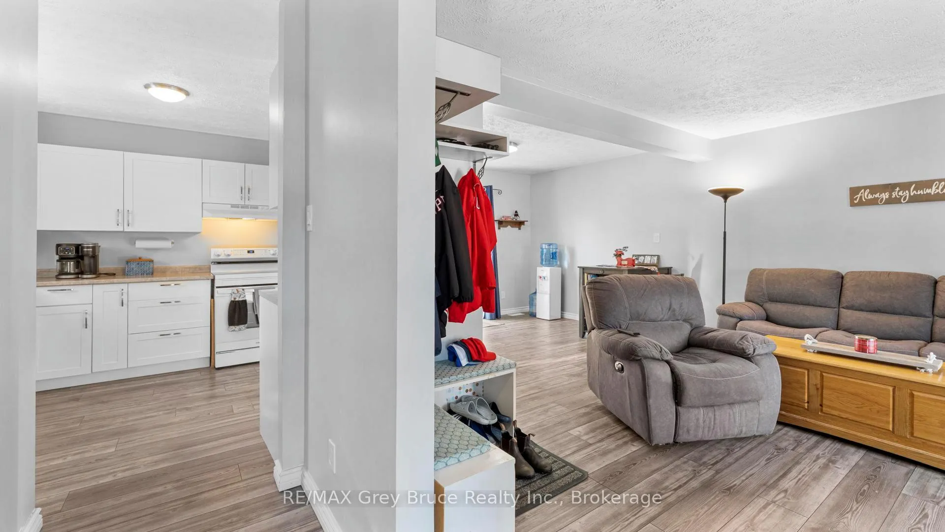 Photo 2 of 1666 3rd Avenue W, Owen Sound — HOMEH