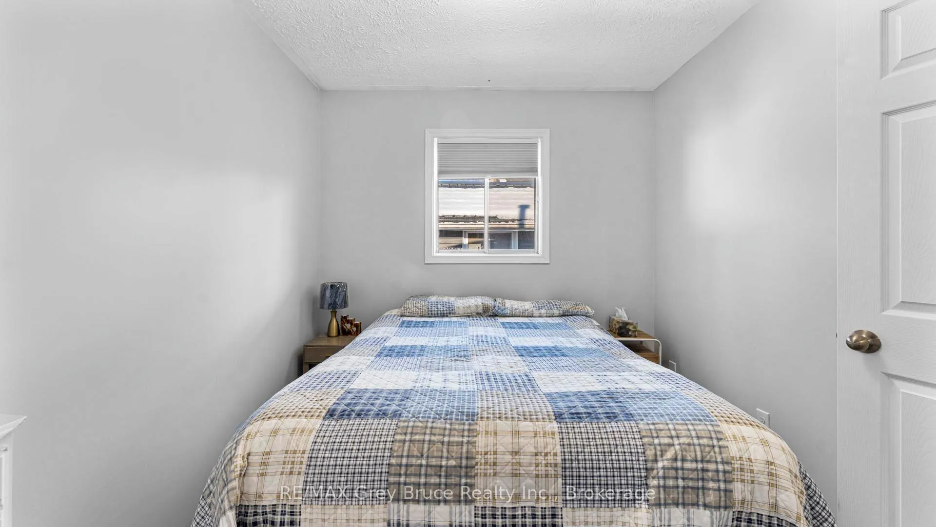 Photo 8 of 1666 3rd Avenue W, Owen Sound — HOMEH