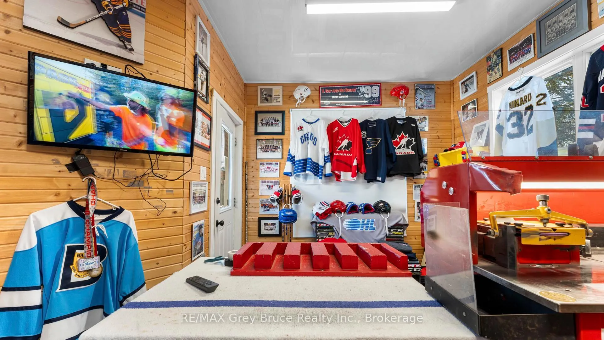 Photo 27 of 1666 3rd Avenue W, Owen Sound — HOMEH