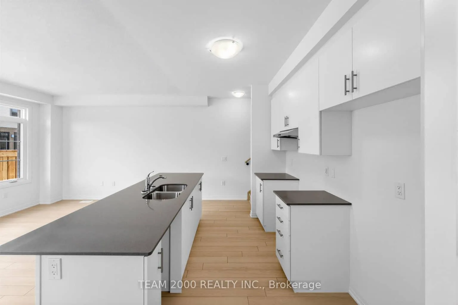 Photo 5 of Unit 33, 474 Provident Way, Hamilton, Mount Hope — HOMEH