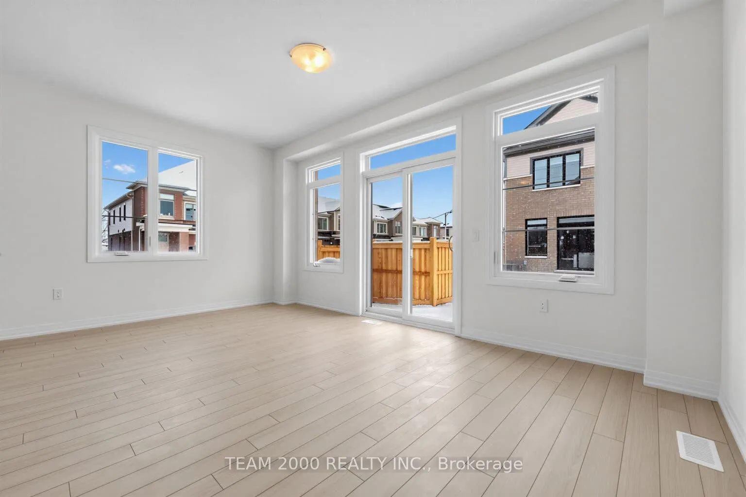 Photo 8 of Unit 33, 474 Provident Way, Hamilton, Mount Hope — HOMEH