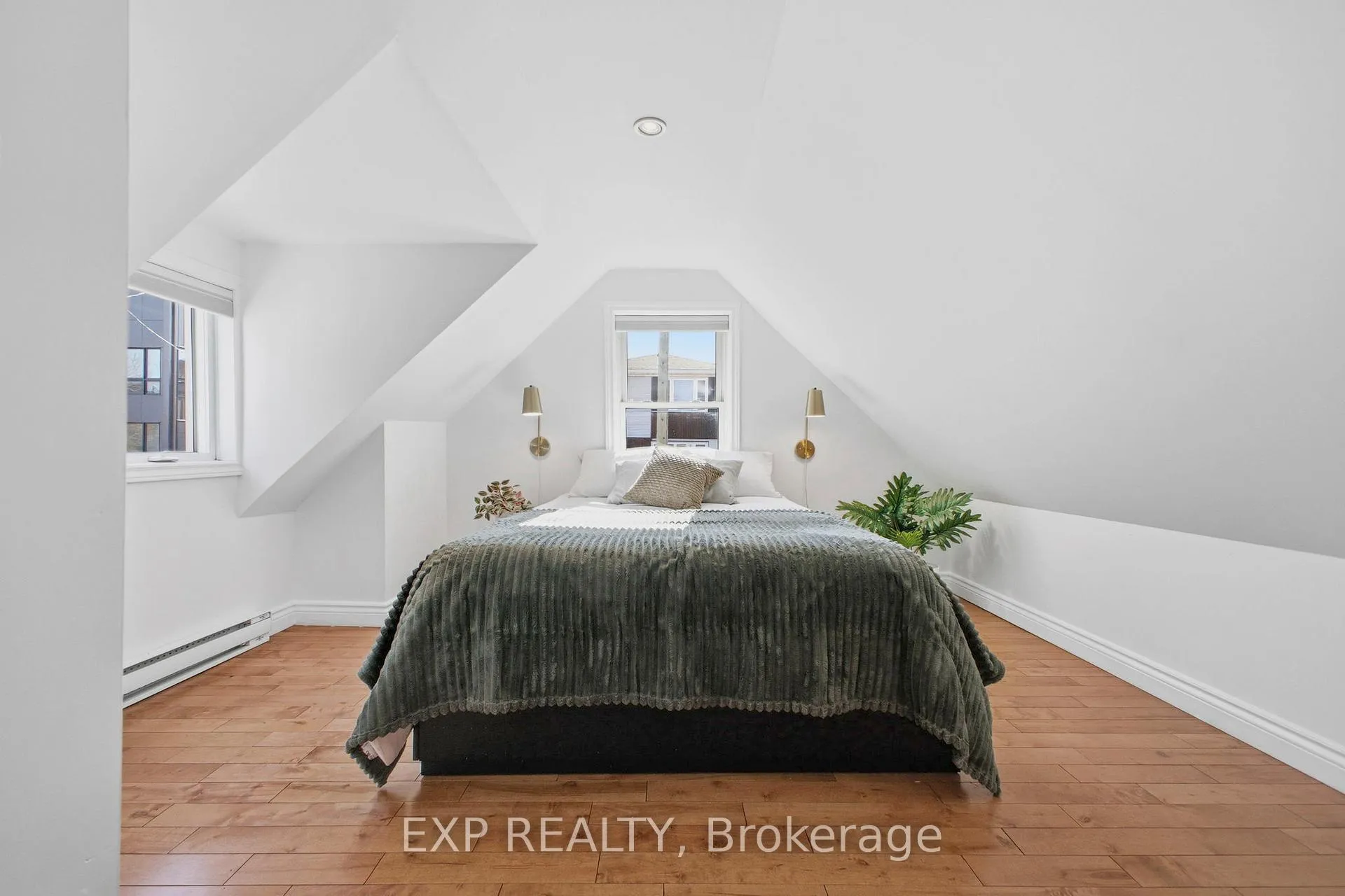Photo 18 of 203 Carruthers Avenue, Ottawa, Hintonburg — HOMEH