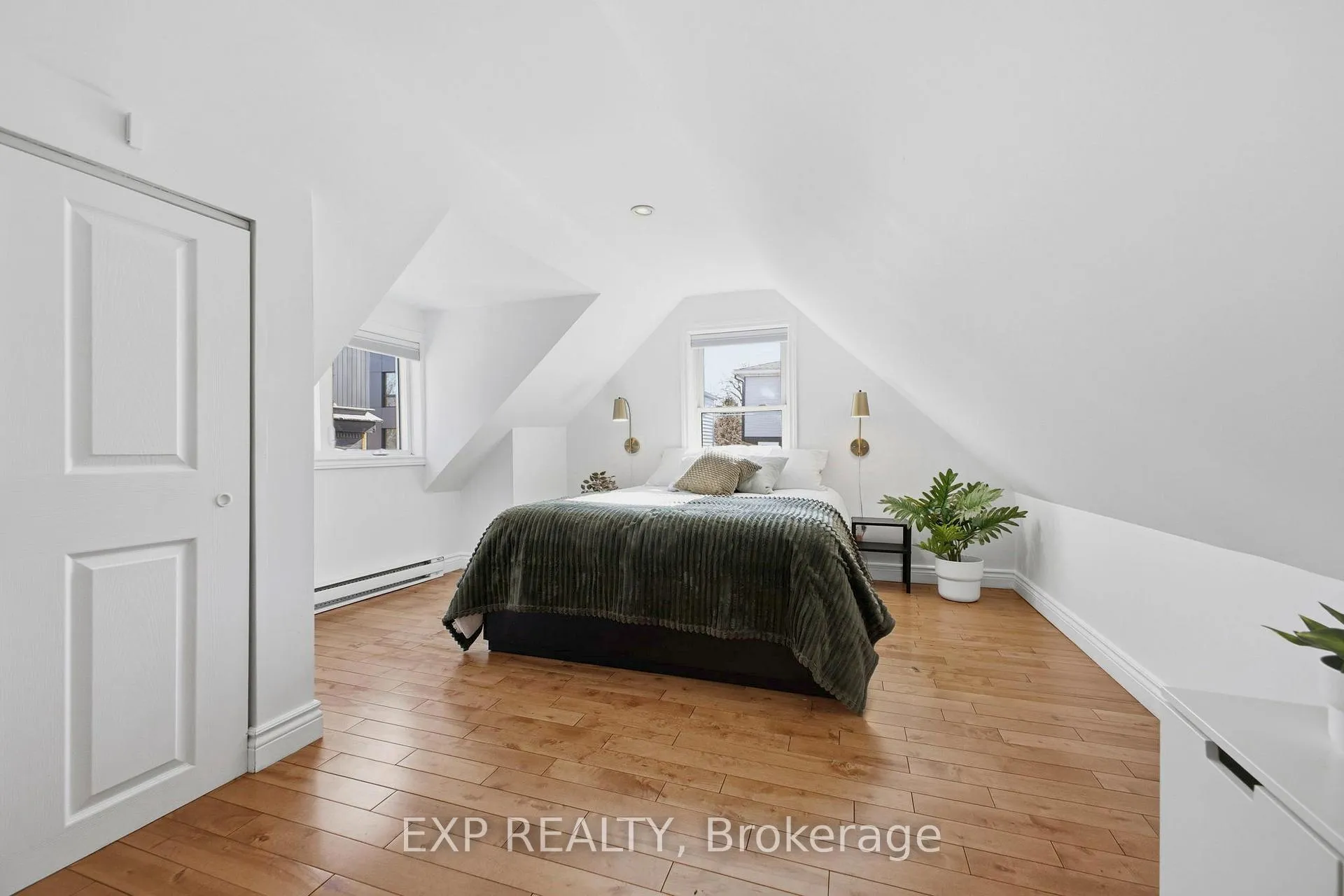 Photo 19 of 203 Carruthers Avenue, Ottawa, Hintonburg — HOMEH