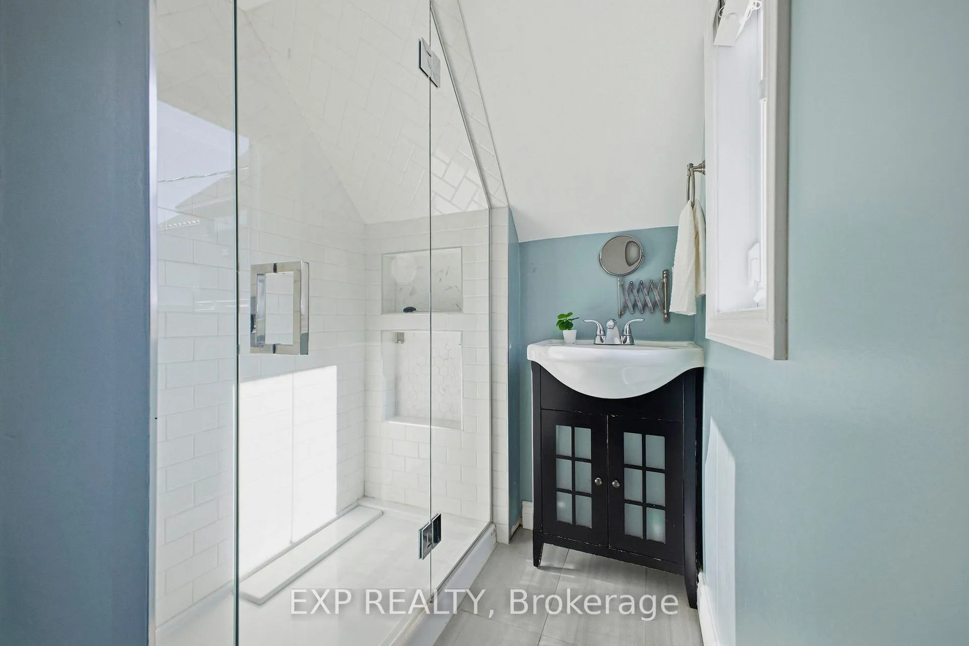 Photo 21 of 203 Carruthers Avenue, Ottawa, Hintonburg — HOMEH