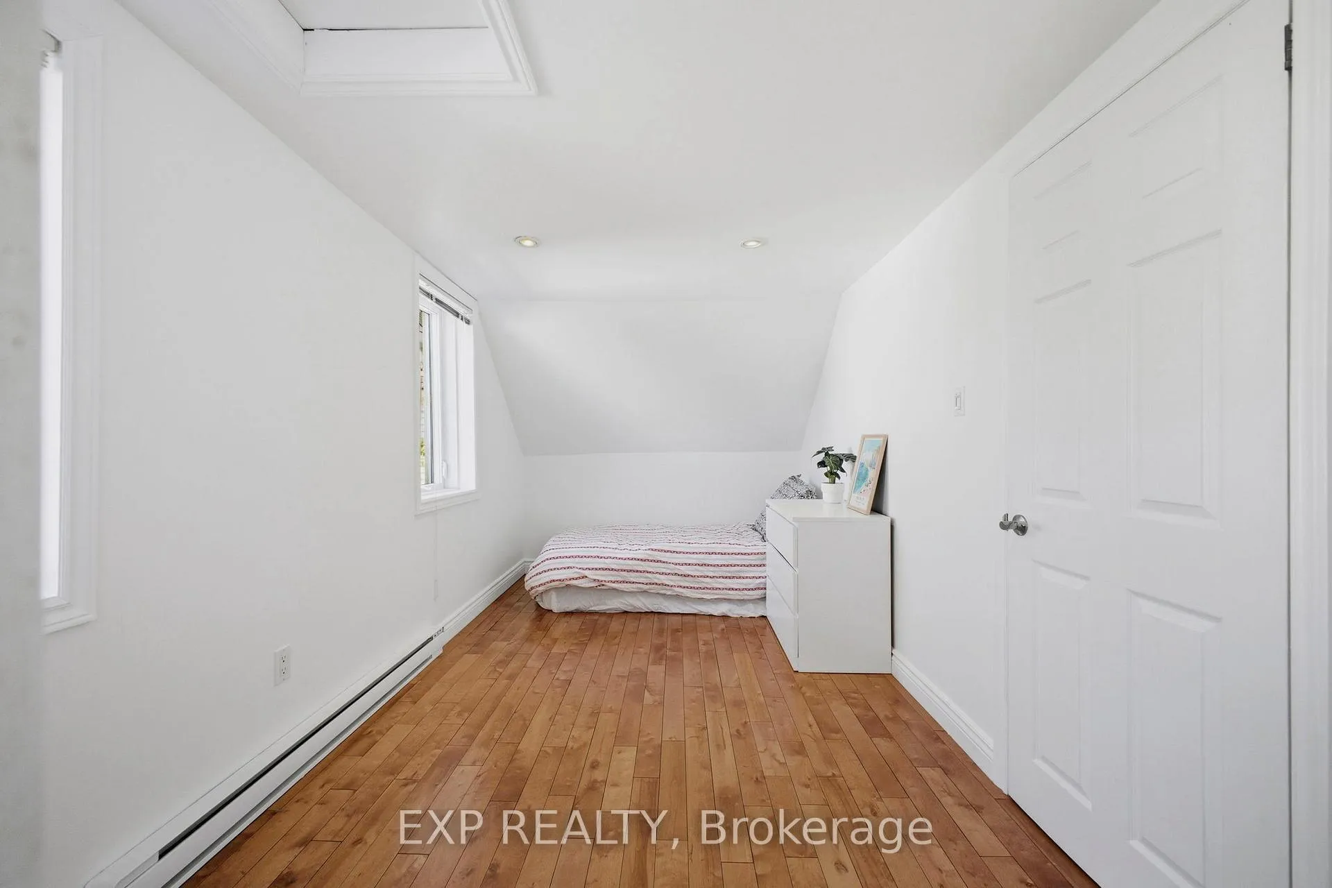 Photo 22 of 203 Carruthers Avenue, Ottawa, Hintonburg — HOMEH