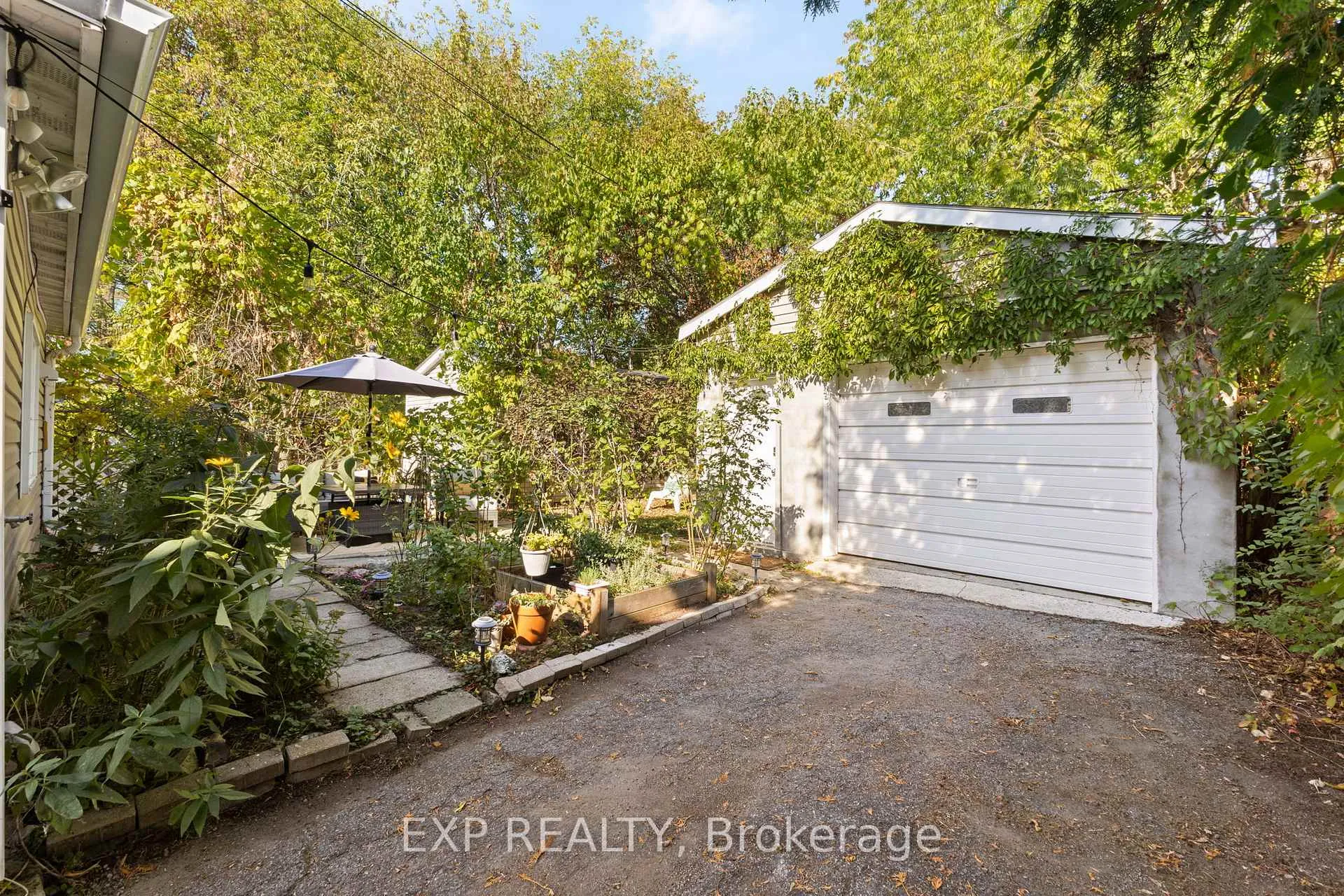 Photo 25 of 203 Carruthers Avenue, Ottawa, Hintonburg — HOMEH