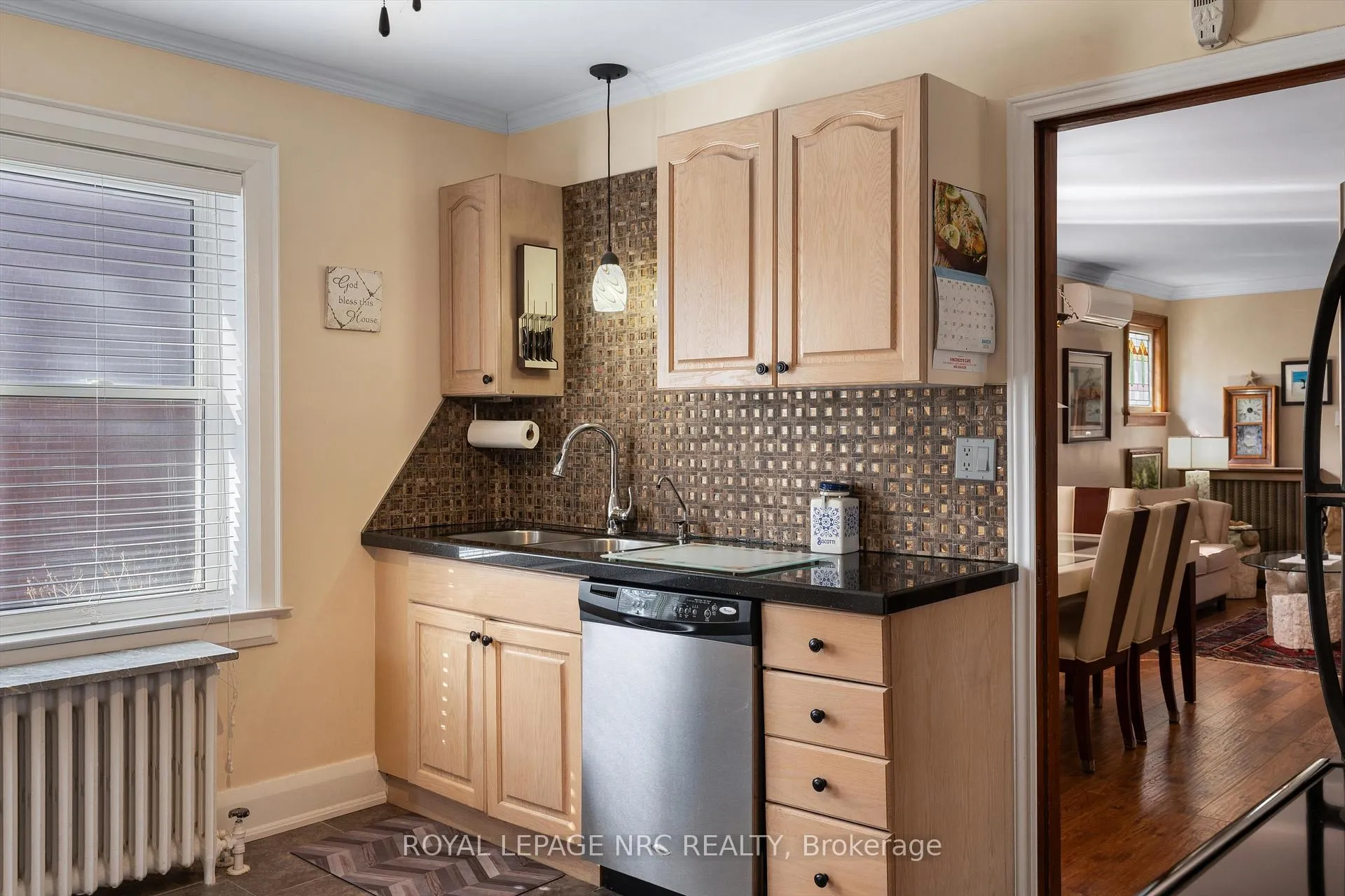 Photo 10 of 4148 Drummond Road, Niagara Falls, Cherrywood — HOMEH