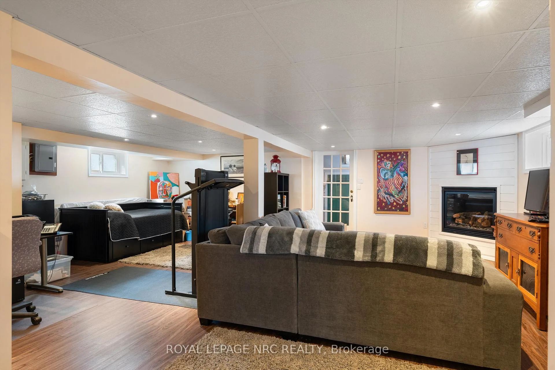 Photo 15 of 4148 Drummond Road, Niagara Falls, Cherrywood — HOMEH
