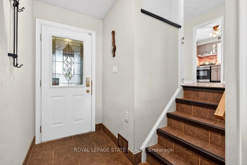 Photo 5 of 368 Carson Drive, Hamilton, Lisgar — HOMEH