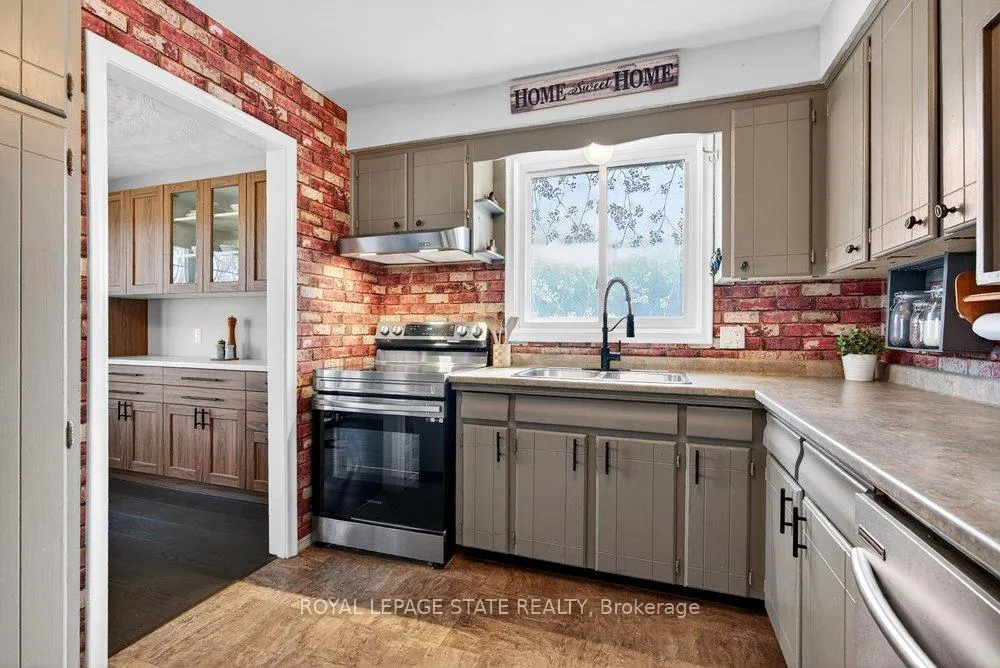 Photo 17 of 368 Carson Drive, Hamilton, Lisgar — HOMEH