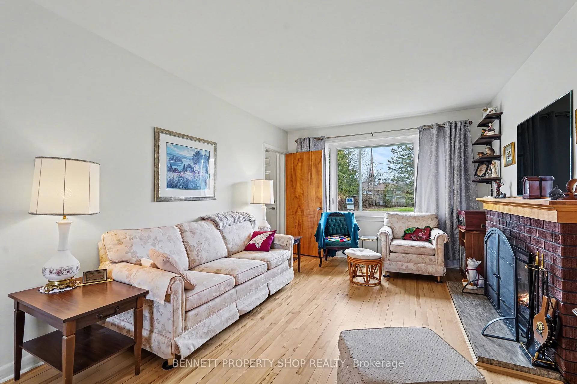 Photo 2 of 1953 Saunderson Drive, Ottawa, Elmvale Acres/Urbandale — HOMEH