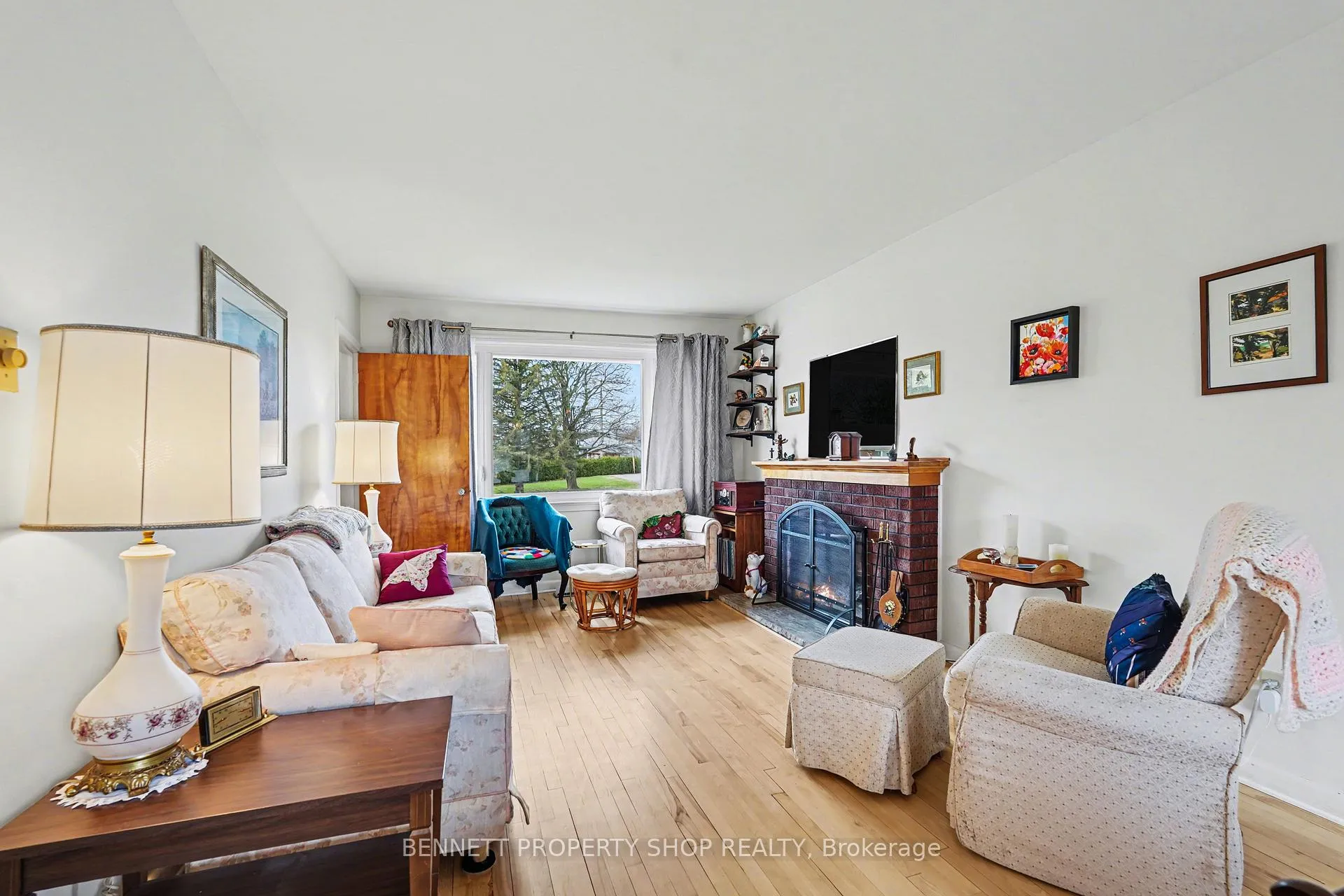 Photo 3 of 1953 Saunderson Drive, Ottawa, Elmvale Acres/Urbandale — HOMEH