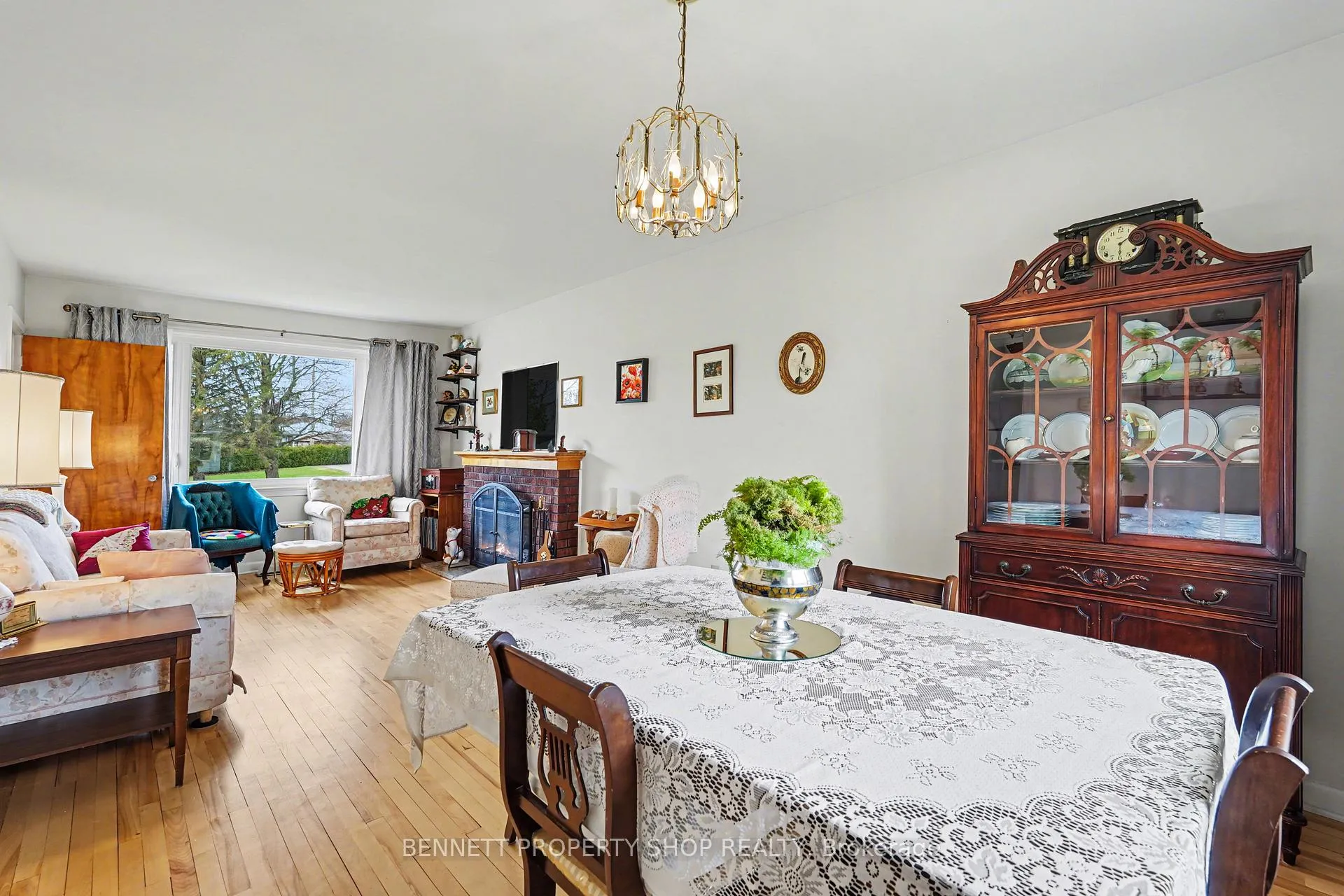 Photo 6 of 1953 Saunderson Drive, Ottawa, Elmvale Acres/Urbandale — HOMEH