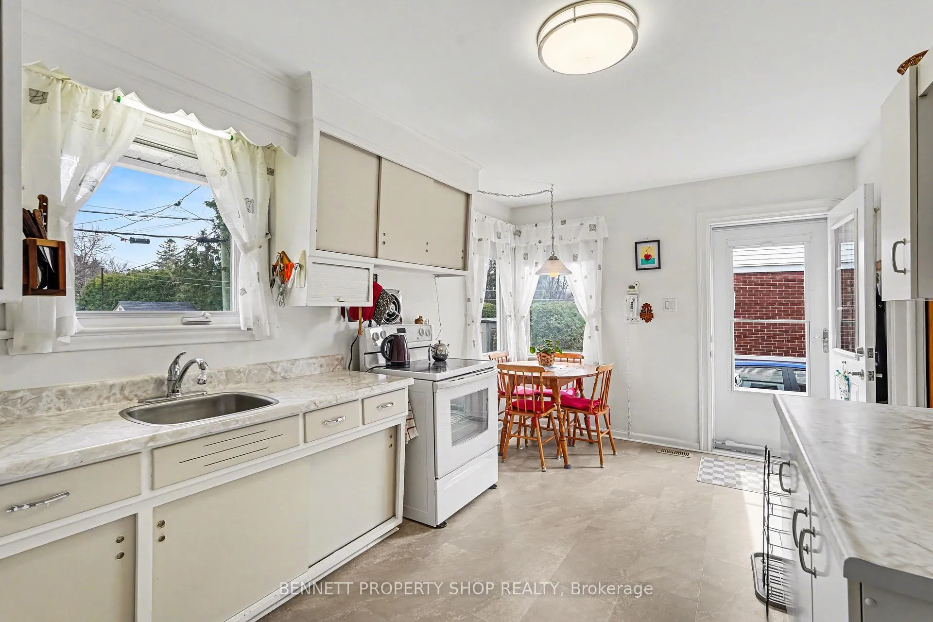 Photo 8 of 1953 Saunderson Drive, Ottawa, Elmvale Acres/Urbandale — HOMEH