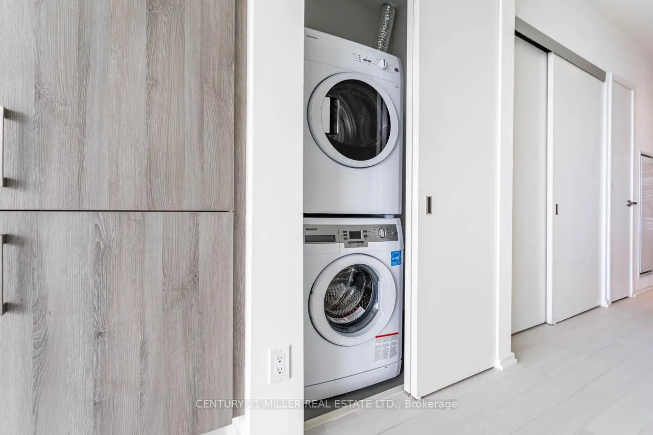 Photo 10 of Unit 927, 8 Hillsdale Avenue E, Toronto, Mount Pleasant West — HOMEH