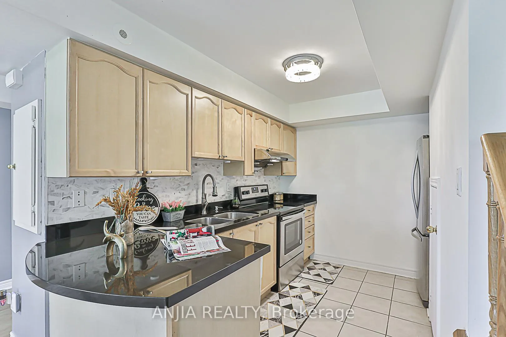 Photo 8 of Unit 253, 316 John Street, Markham, Aileen-Willowbrook — HOMEH