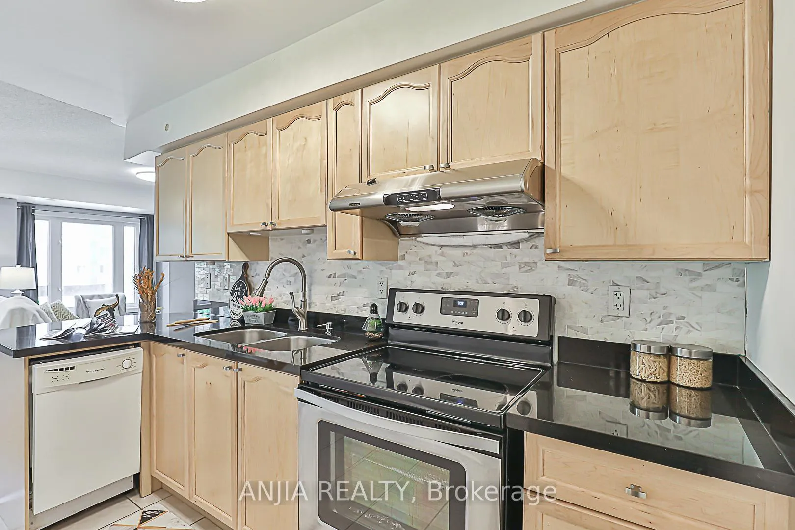 Photo 9 of Unit 253, 316 John Street, Markham, Aileen-Willowbrook — HOMEH
