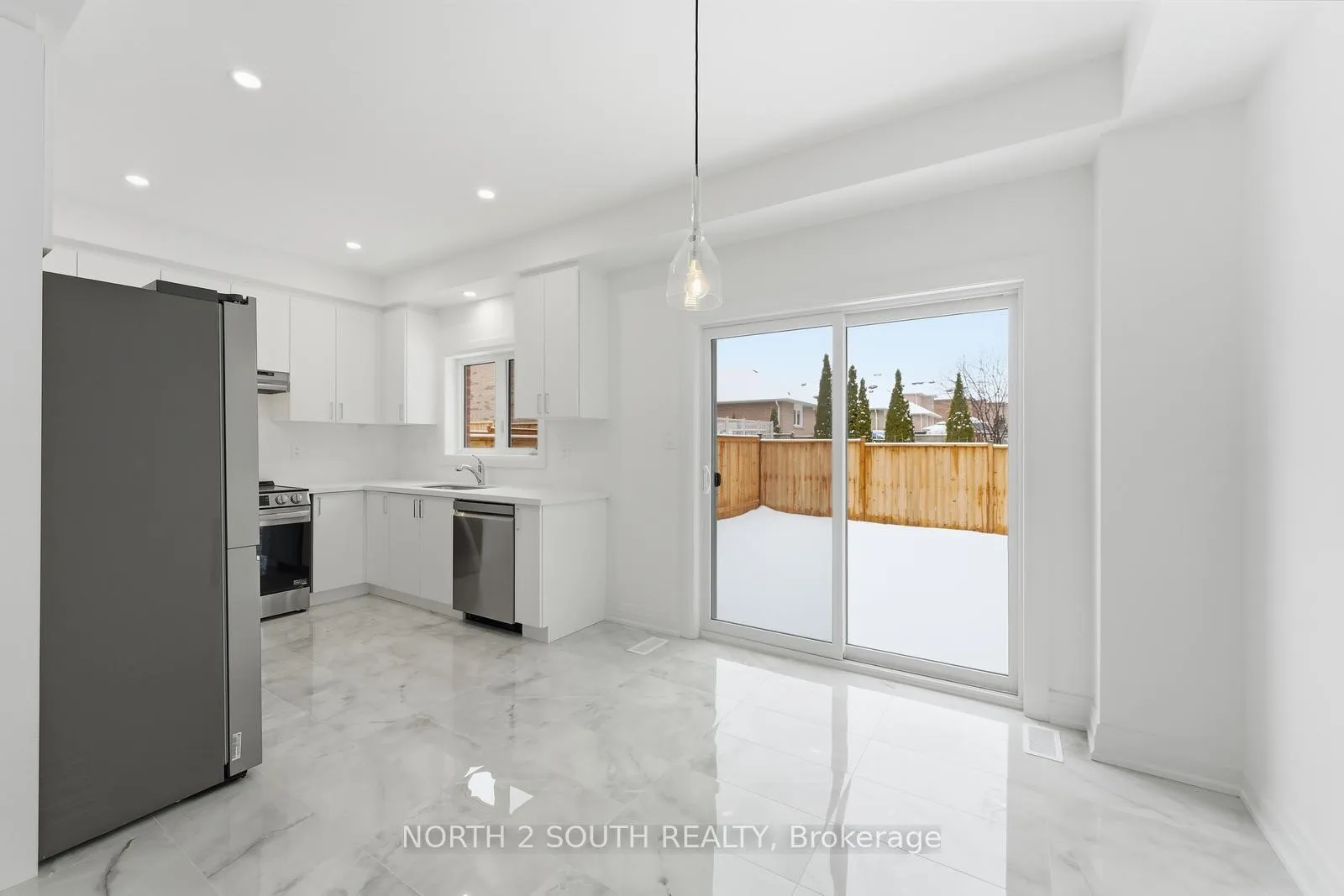 Photo 8 of 36 Virro Court, Vaughan, West Woodbridge — HOMEH