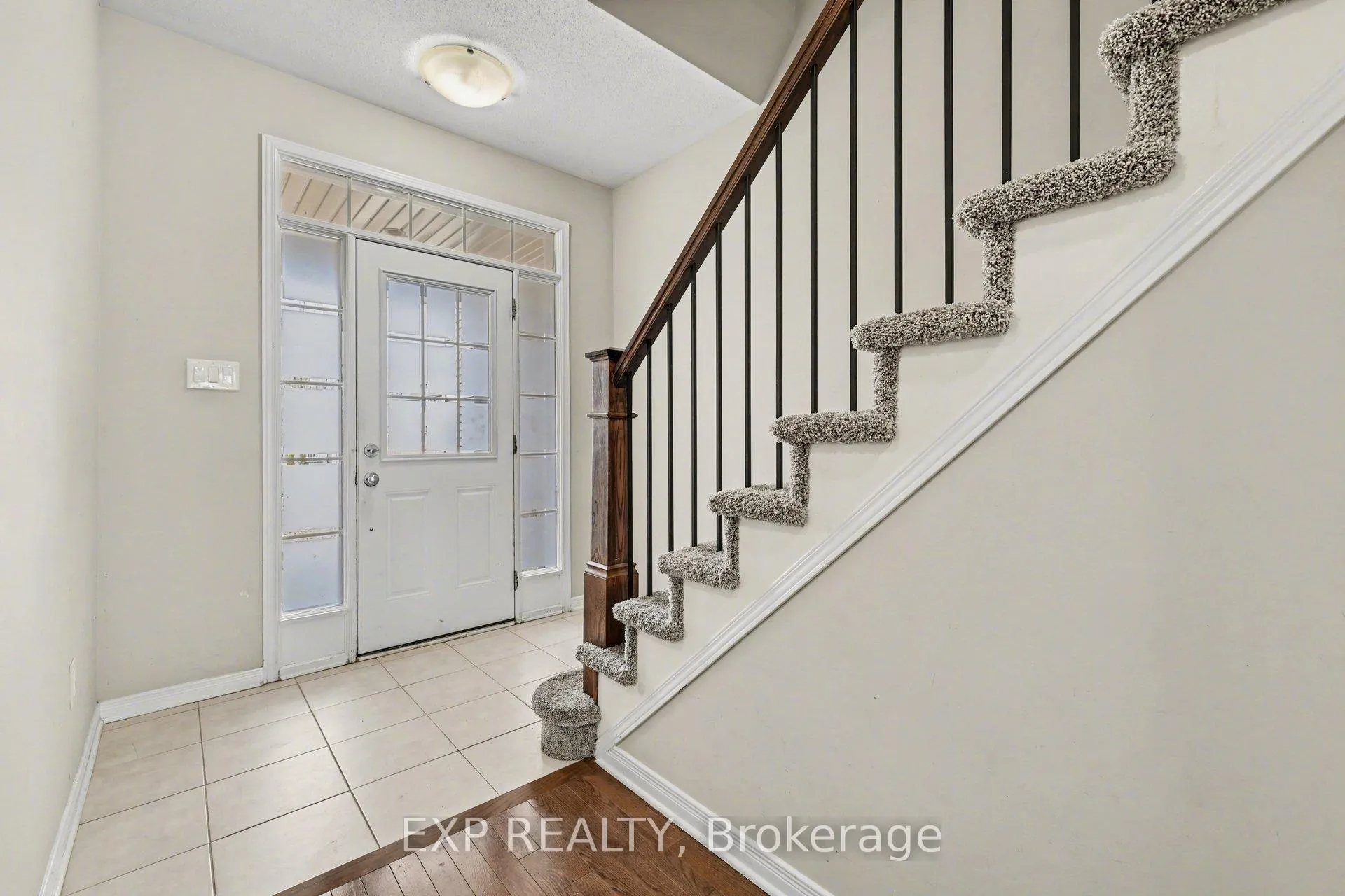Photo 3 of 450 Ashbourne Crescent, Ottawa, Barrhaven - Stonebridge — HOMEH