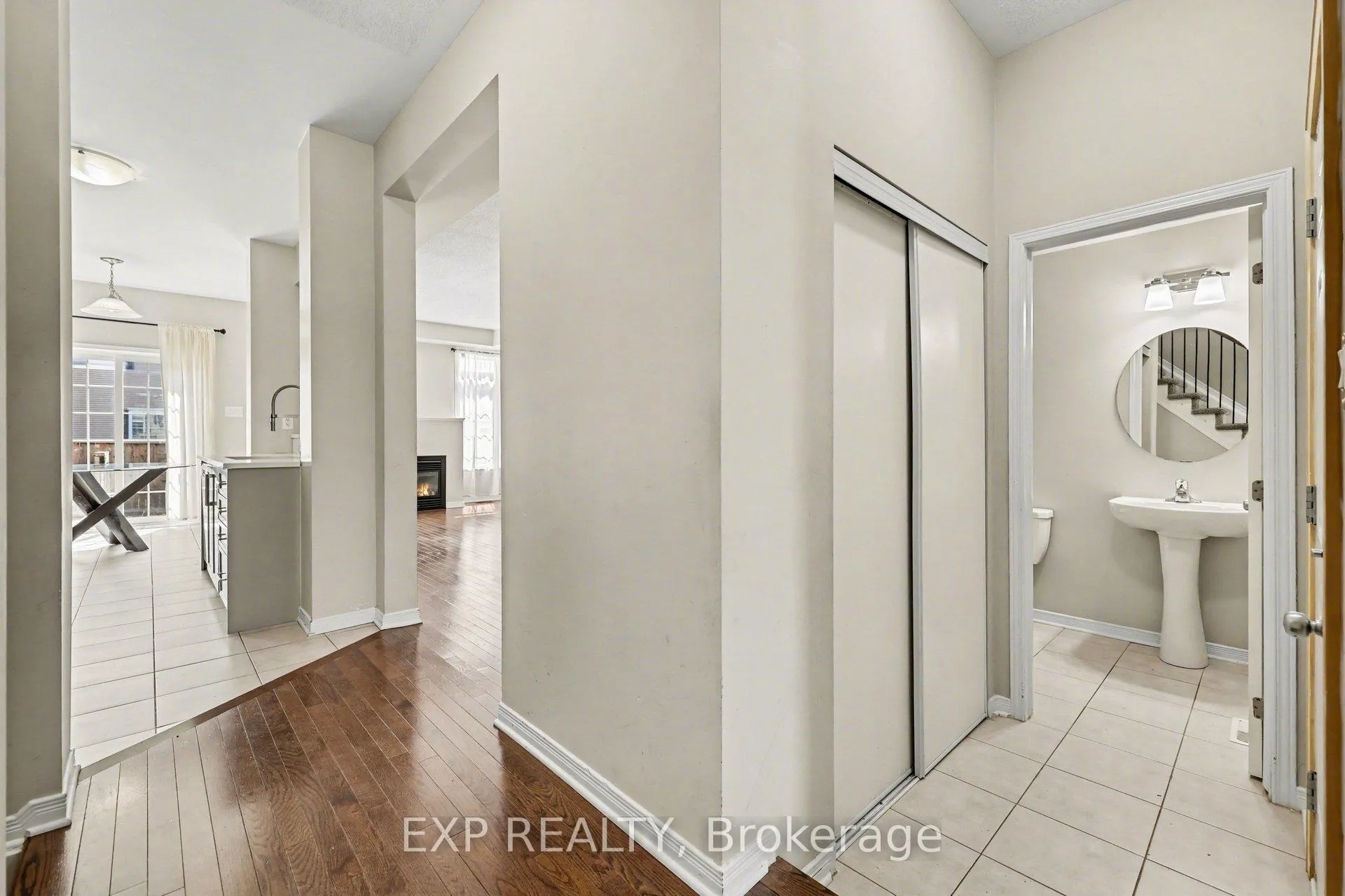 Photo 5 of 450 Ashbourne Crescent, Ottawa, Barrhaven - Stonebridge — HOMEH