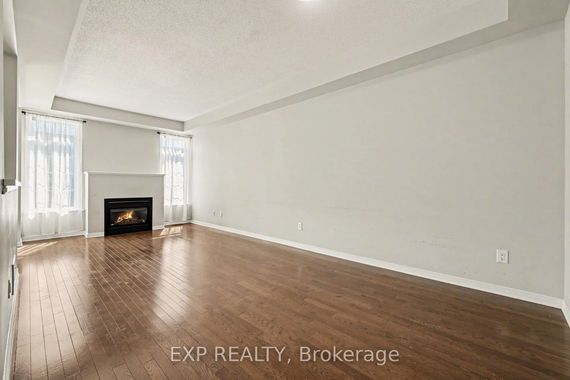Photo 7 of 450 Ashbourne Crescent, Ottawa, Barrhaven - Stonebridge — HOMEH