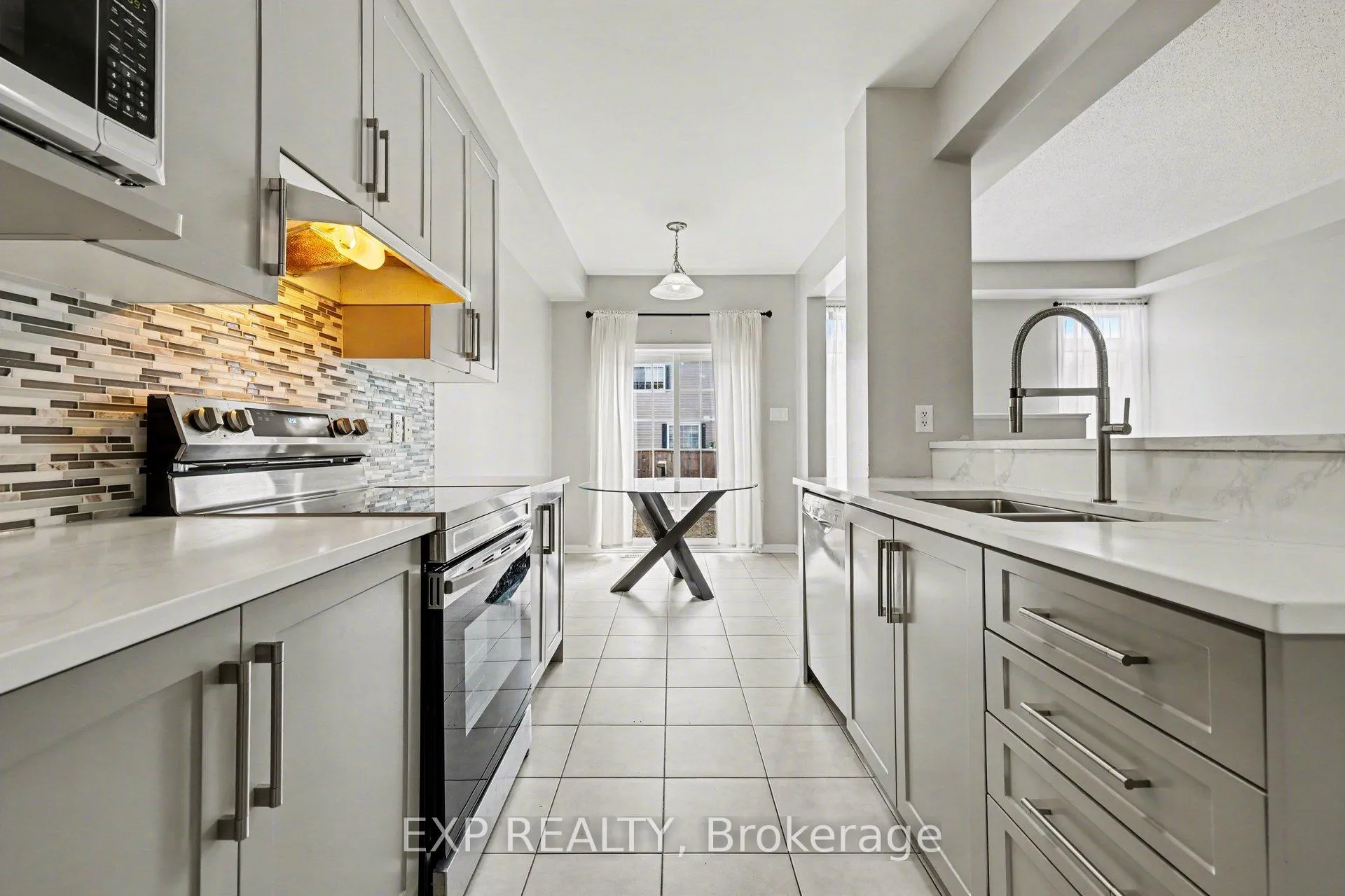 Photo 11 of 450 Ashbourne Crescent, Ottawa, Barrhaven - Stonebridge — HOMEH