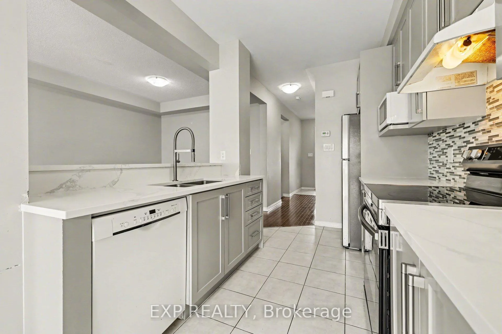 Photo 13 of 450 Ashbourne Crescent, Ottawa, Barrhaven - Stonebridge — HOMEH