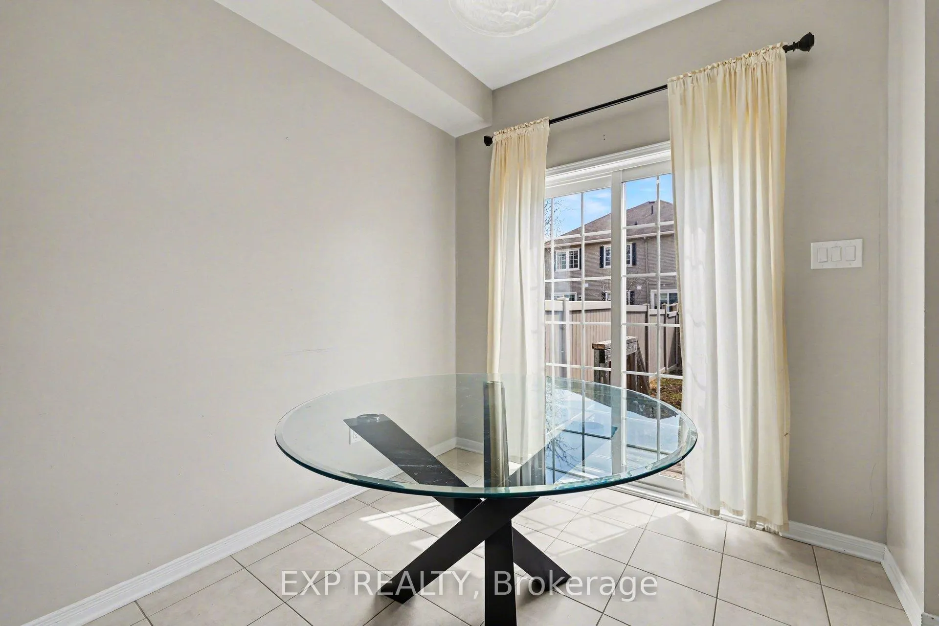 Photo 14 of 450 Ashbourne Crescent, Ottawa, Barrhaven - Stonebridge — HOMEH