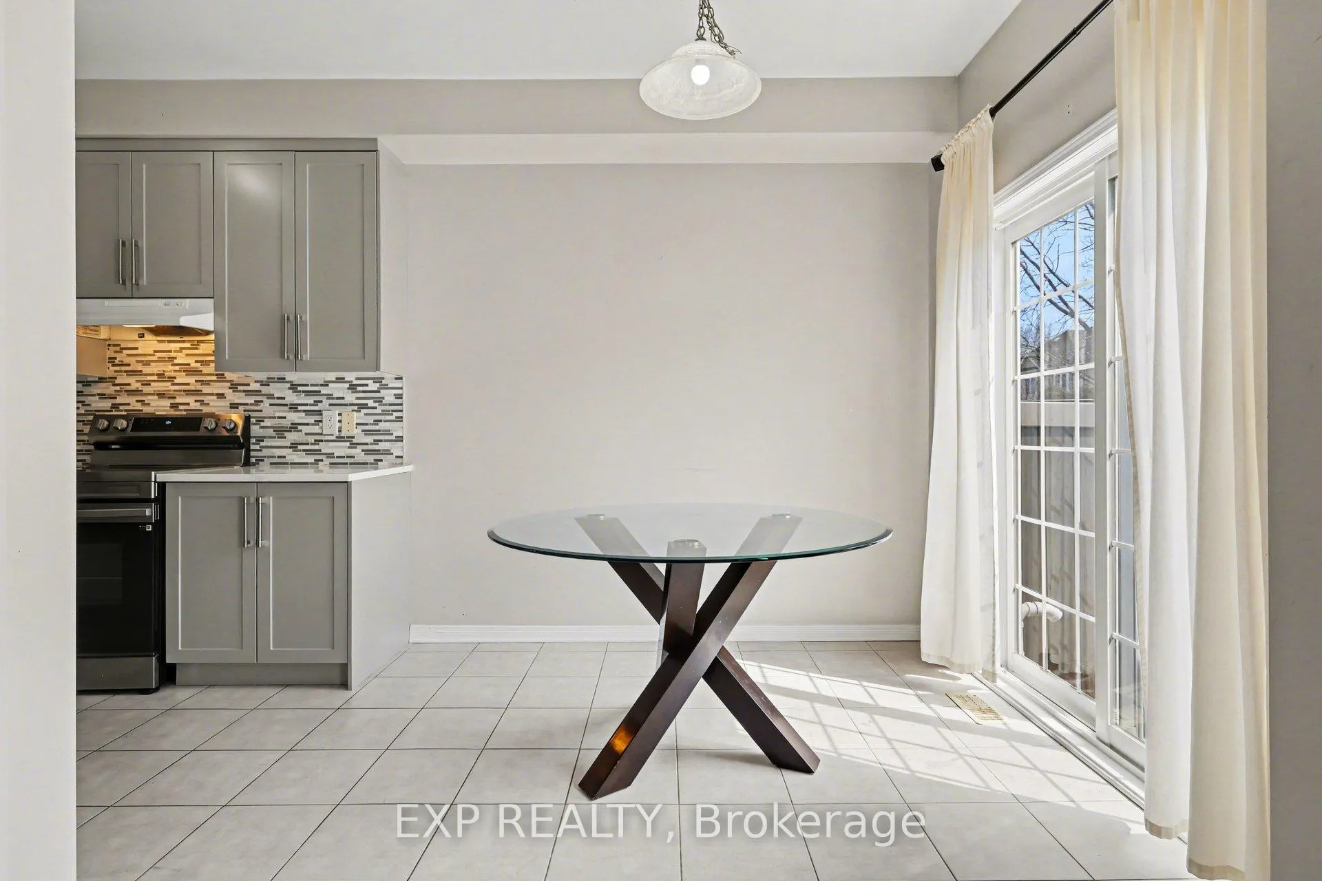 Photo 16 of 450 Ashbourne Crescent, Ottawa, Barrhaven - Stonebridge — HOMEH