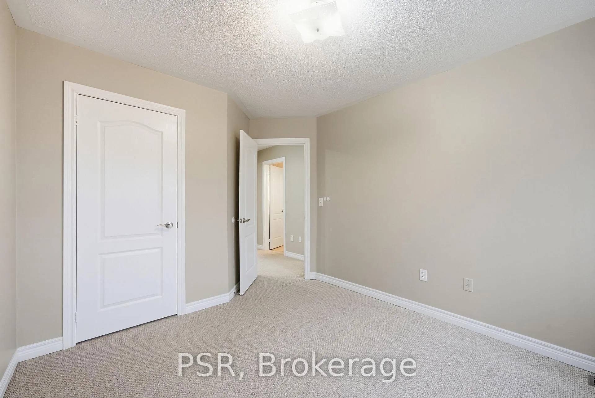 Photo 23 of 164 Bottrell Street, Clarington, Bowmanville — HOMEH