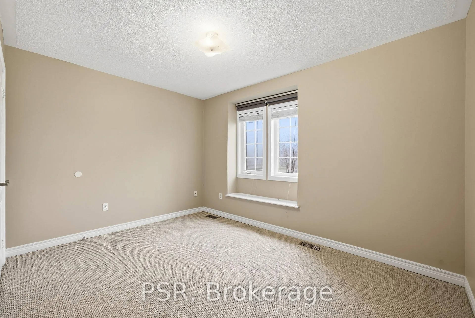 Photo 24 of 164 Bottrell Street, Clarington, Bowmanville — HOMEH