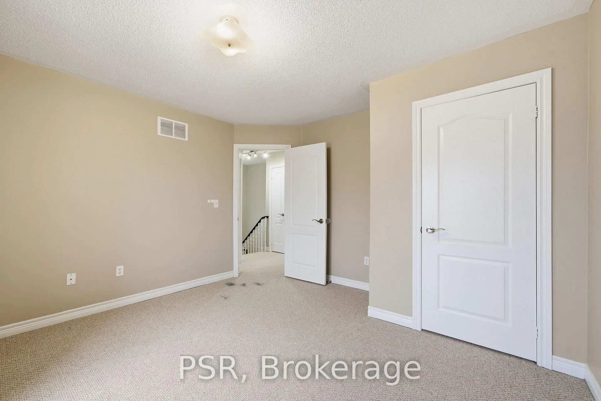 Photo 25 of 164 Bottrell Street, Clarington, Bowmanville — HOMEH