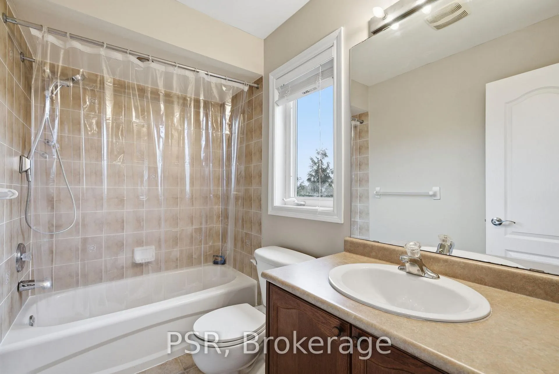 Photo 36 of 164 Bottrell Street, Clarington, Bowmanville — HOMEH