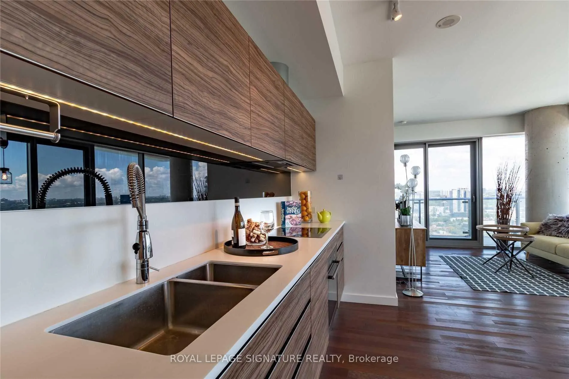 Photo 7 of Unit 3204, 390 Cherry Street, Toronto, Waterfront Communities — HOMEH