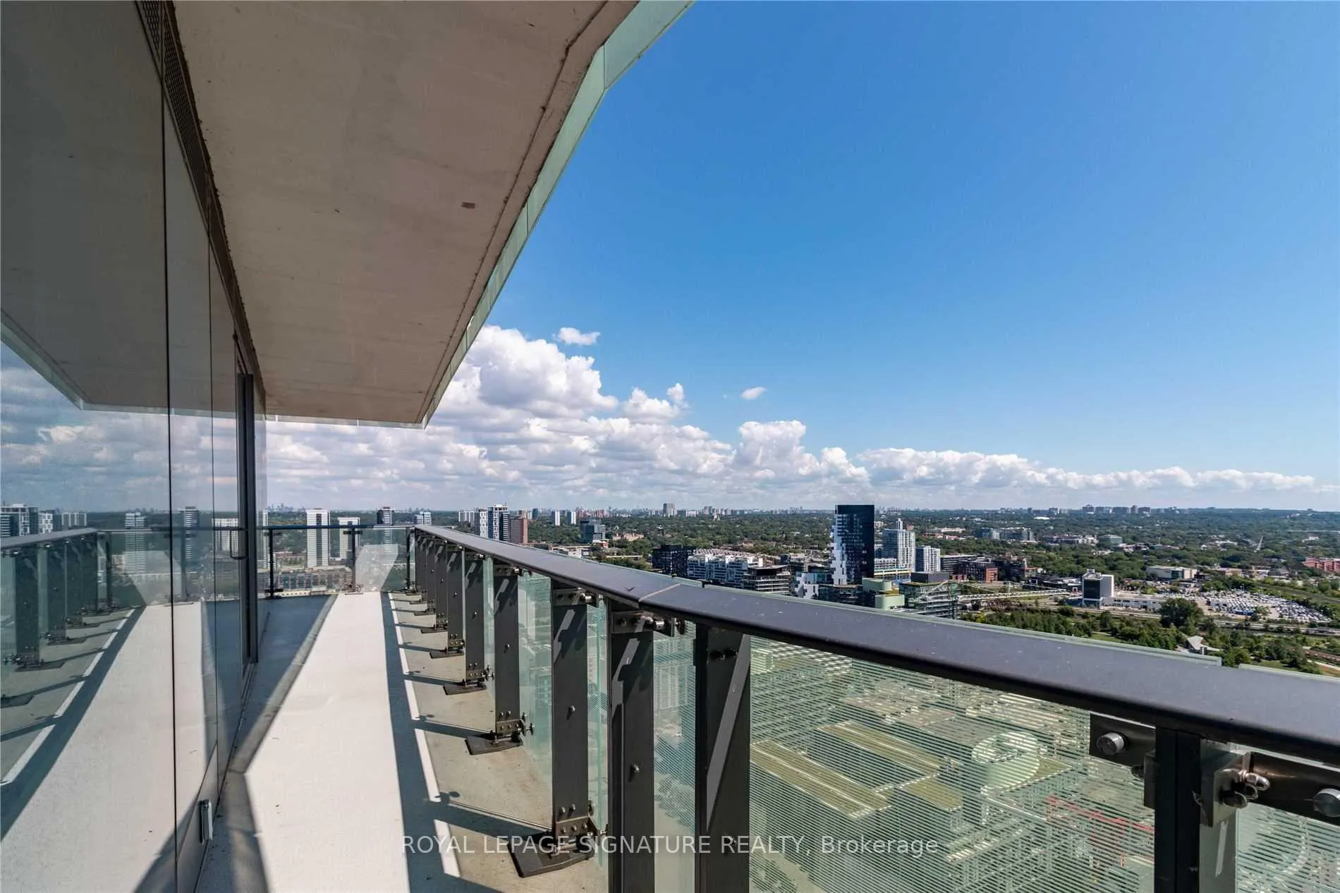 Photo 14 of Unit 3204, 390 Cherry Street, Toronto, Waterfront Communities — HOMEH