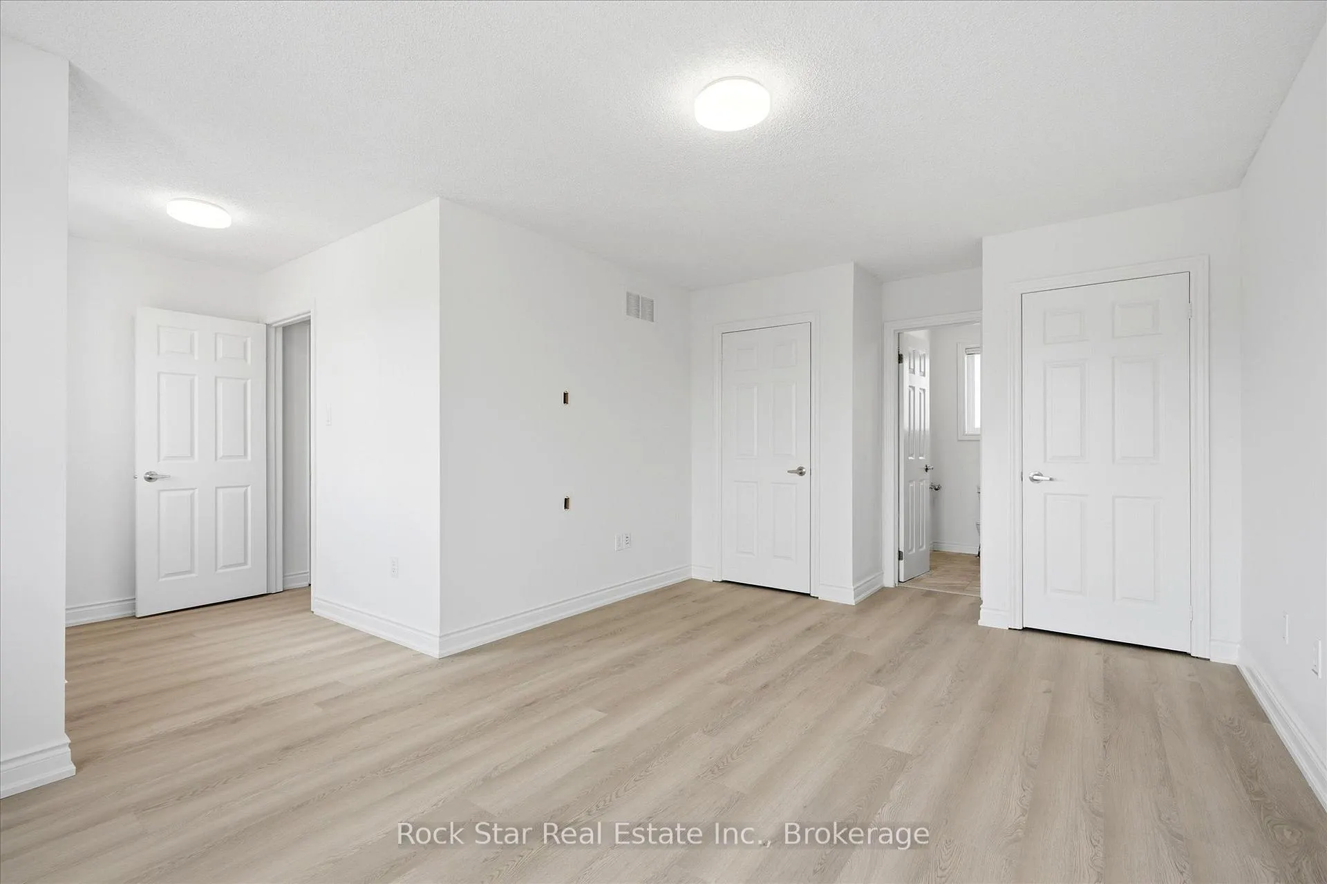 Photo 14 of 20 Knupp Road, Barrie, Edgehill Drive — HOMEH