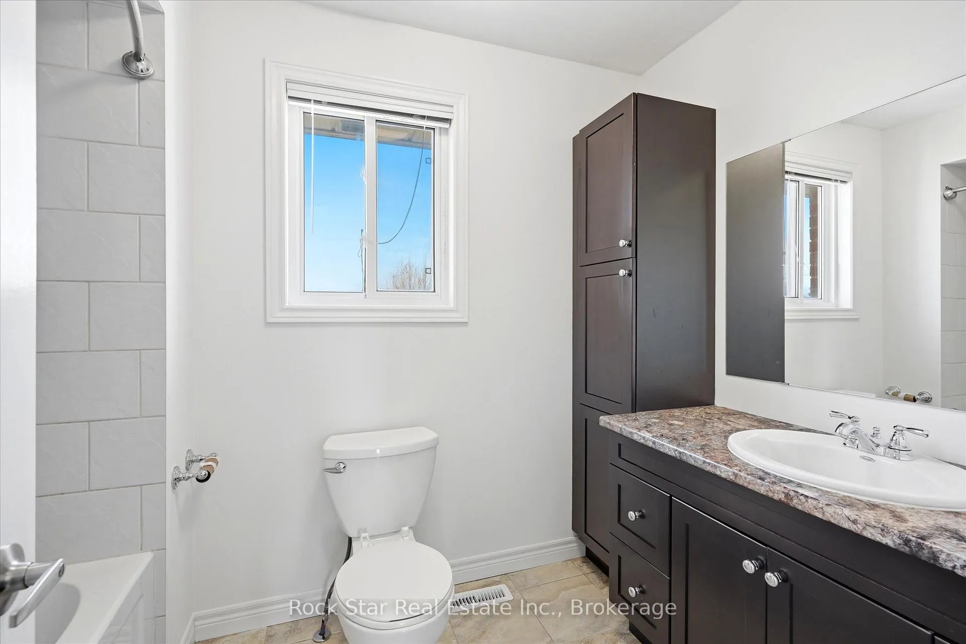 Photo 15 of 20 Knupp Road, Barrie, Edgehill Drive — HOMEH